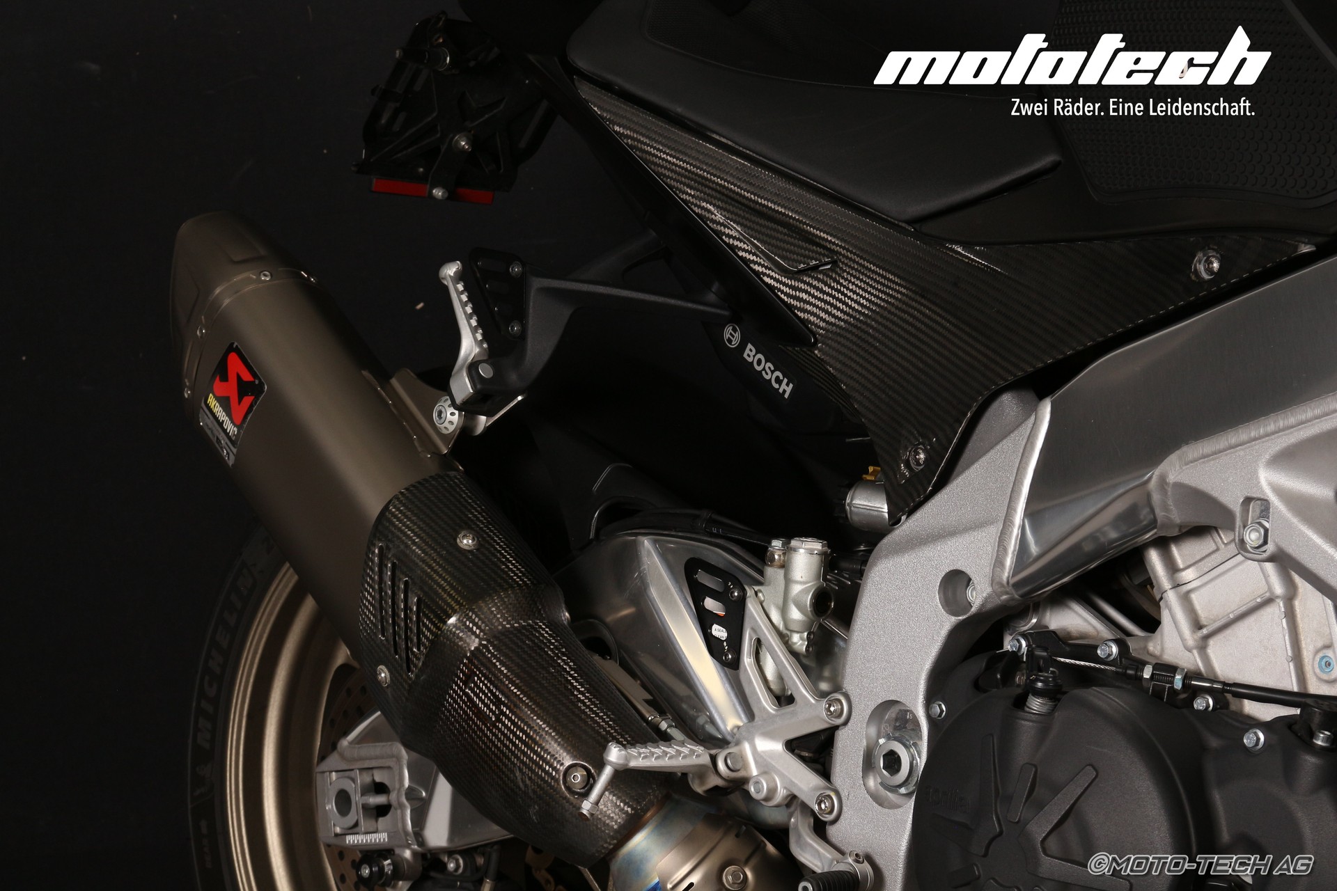APRILIA RSV4 1100 Factory-image-9