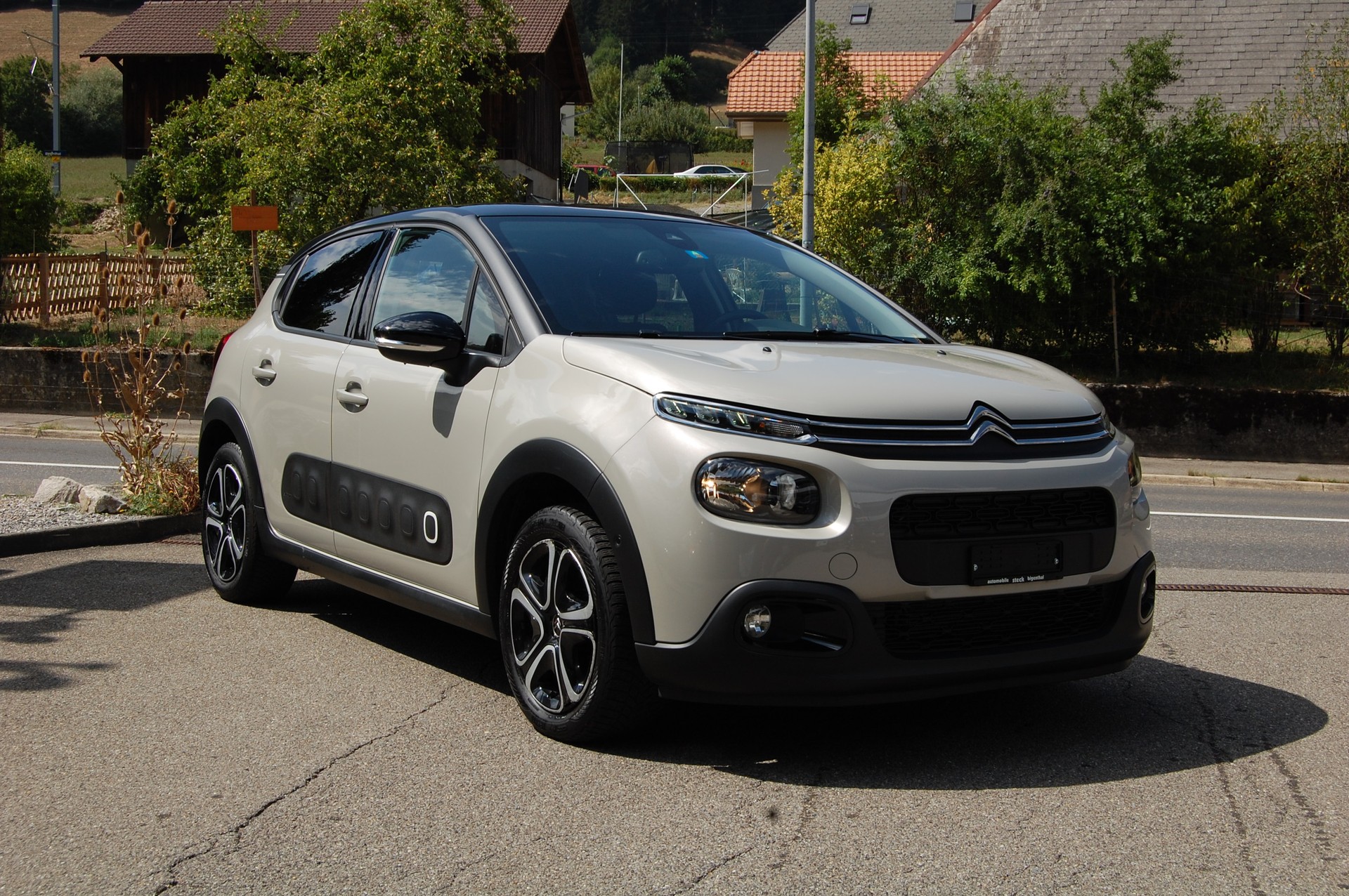 CITROEN C3 1.2i PureTech Shine EAT6-image-0