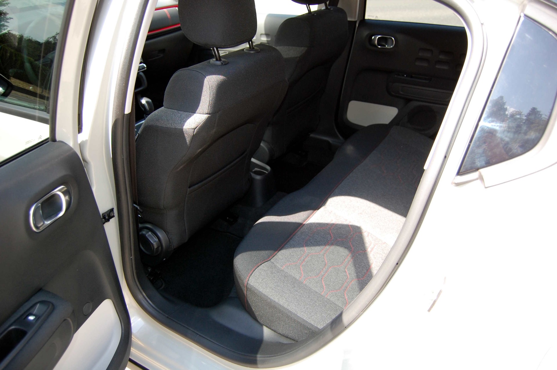 CITROEN C3 1.2i PureTech Shine EAT6-image-17