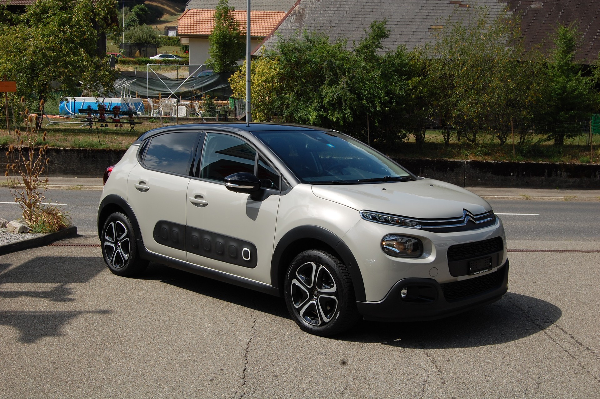 CITROEN C3 1.2i PureTech Shine EAT6-image-3