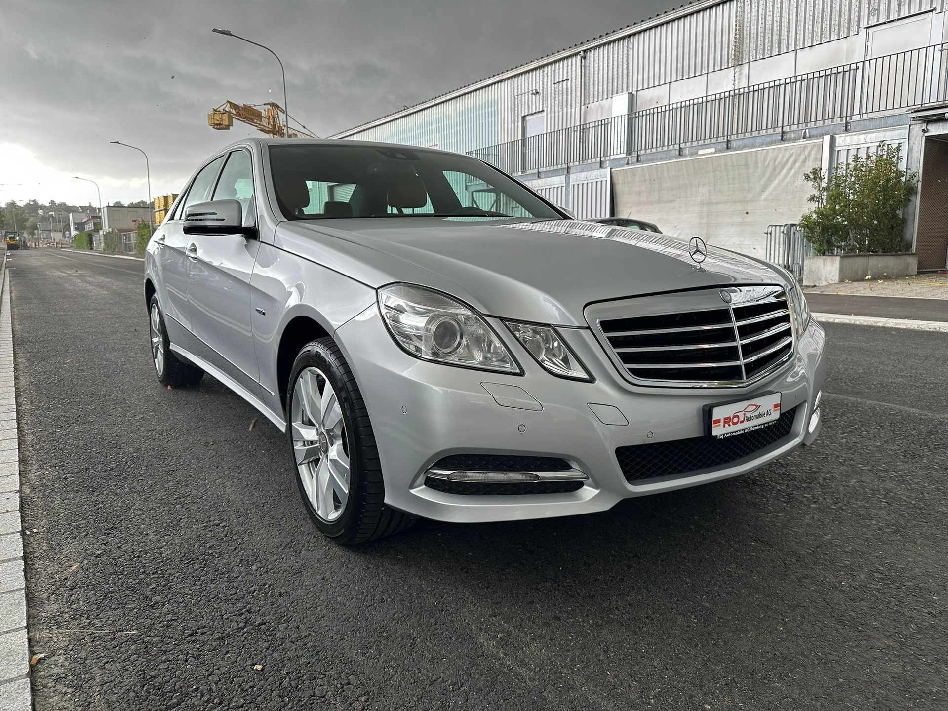 MERCEDES-BENZ E 350 CGI BlueEfficiency Avantgarde 7G-Tronic-image-3