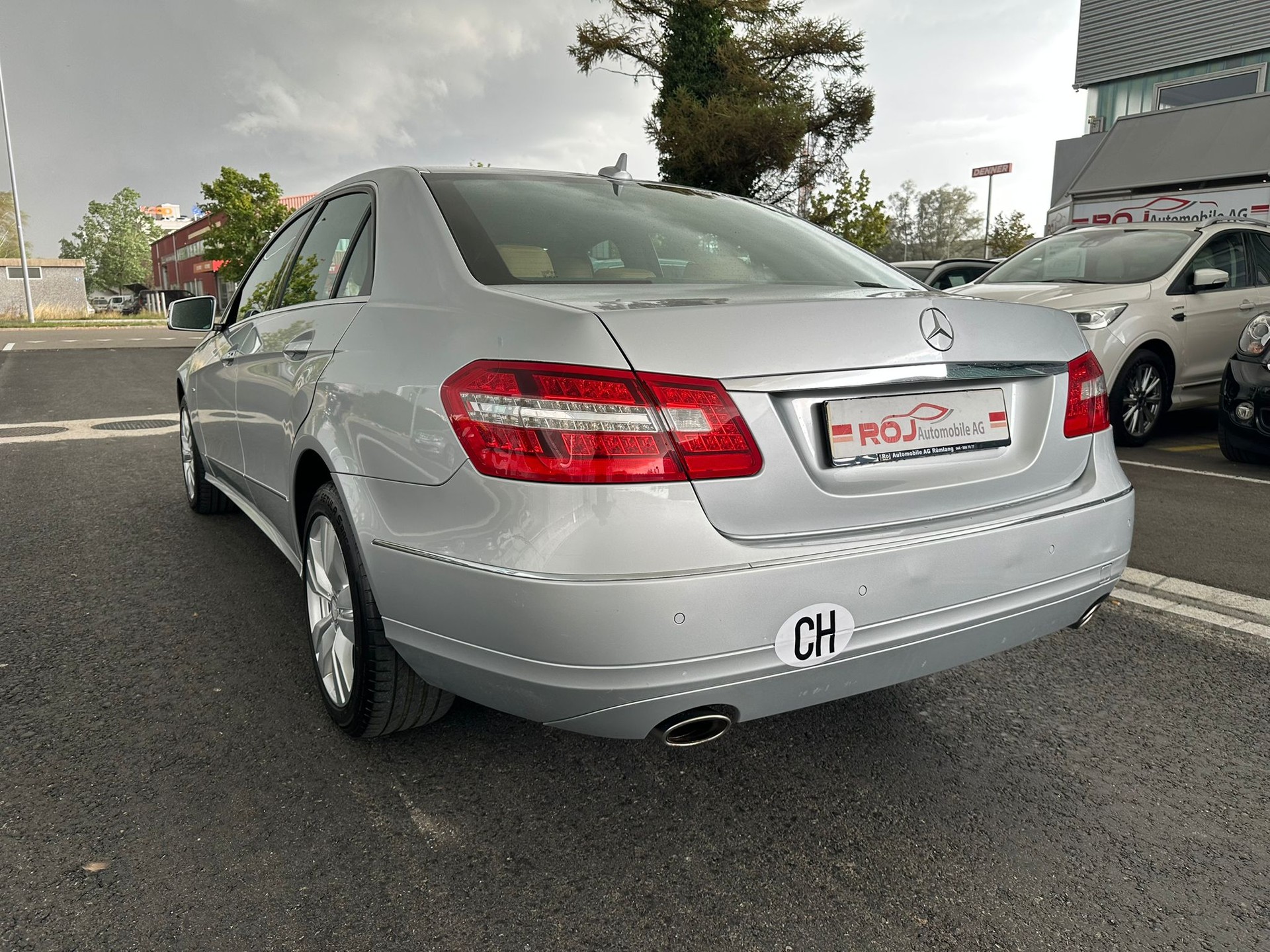 MERCEDES-BENZ E 350 CGI BlueEfficiency Avantgarde 7G-Tronic-image-7