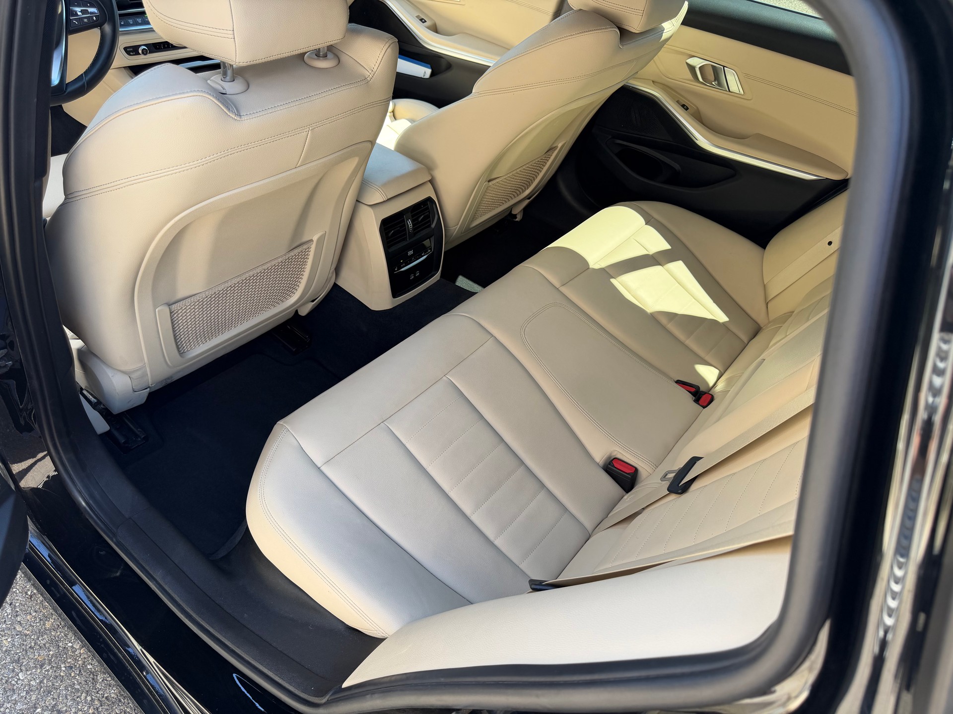 BMW 320d xDrive 48V Touring Sport Line Steptronic-image-6