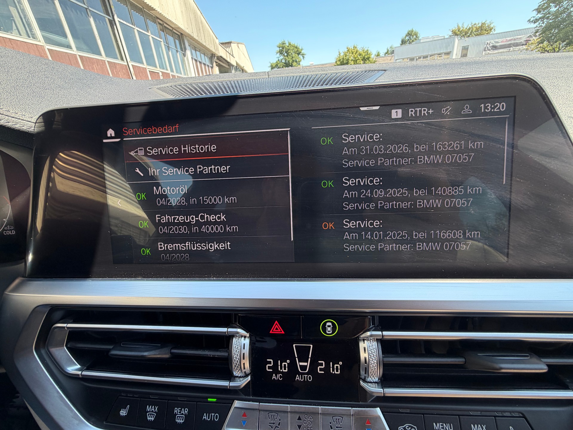 BMW 320d xDrive 48V Touring Sport Line Steptronic-image-11