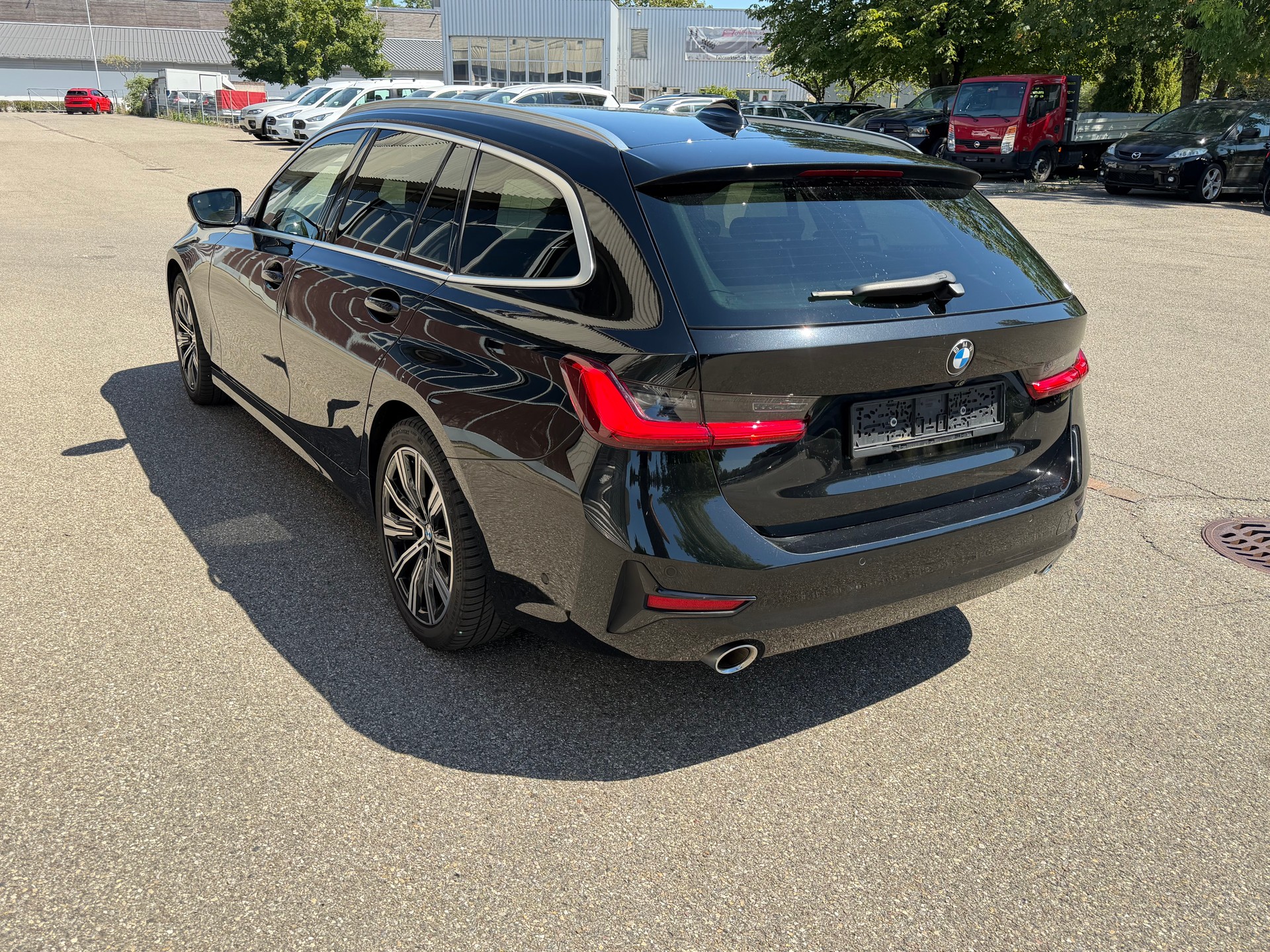 BMW 320d xDrive 48V Touring Sport Line Steptronic-image-5