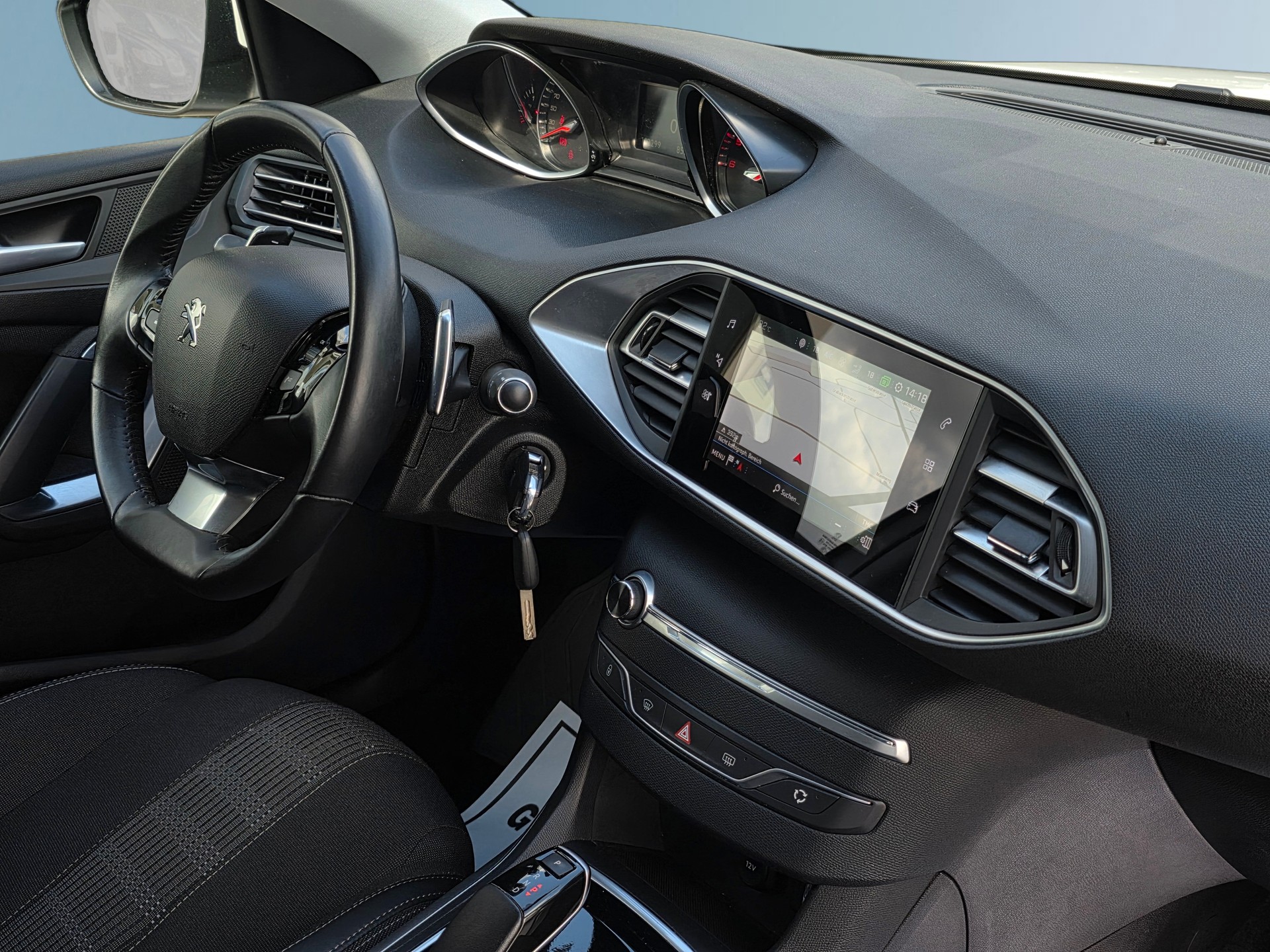 PEUGEOT 308 SW 1.5 BlueHDI Allure EAT8 * CH-Fahrzeug * Frisch ab MFK * 8-Fach *-image-18