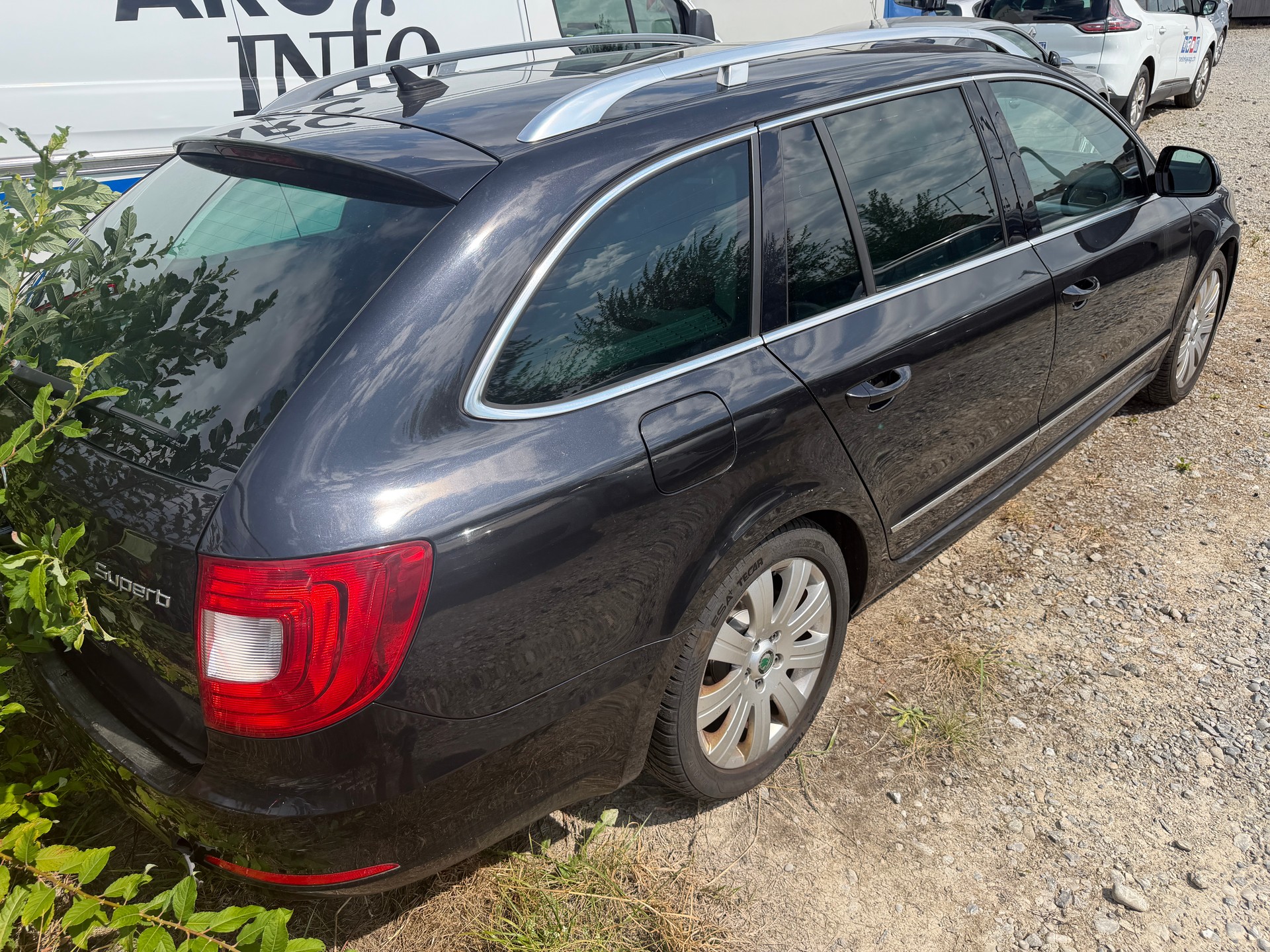 SKODA Superb Combi 2.0 TSI Ambition DSG-image-2