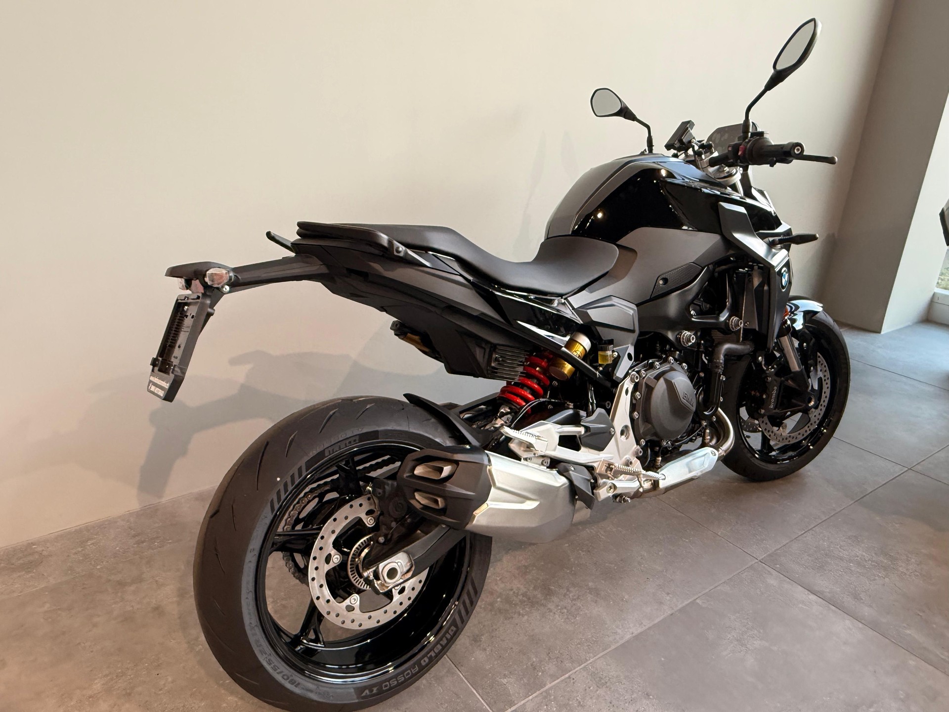 BMW F 900 R A2-showroom-element-1