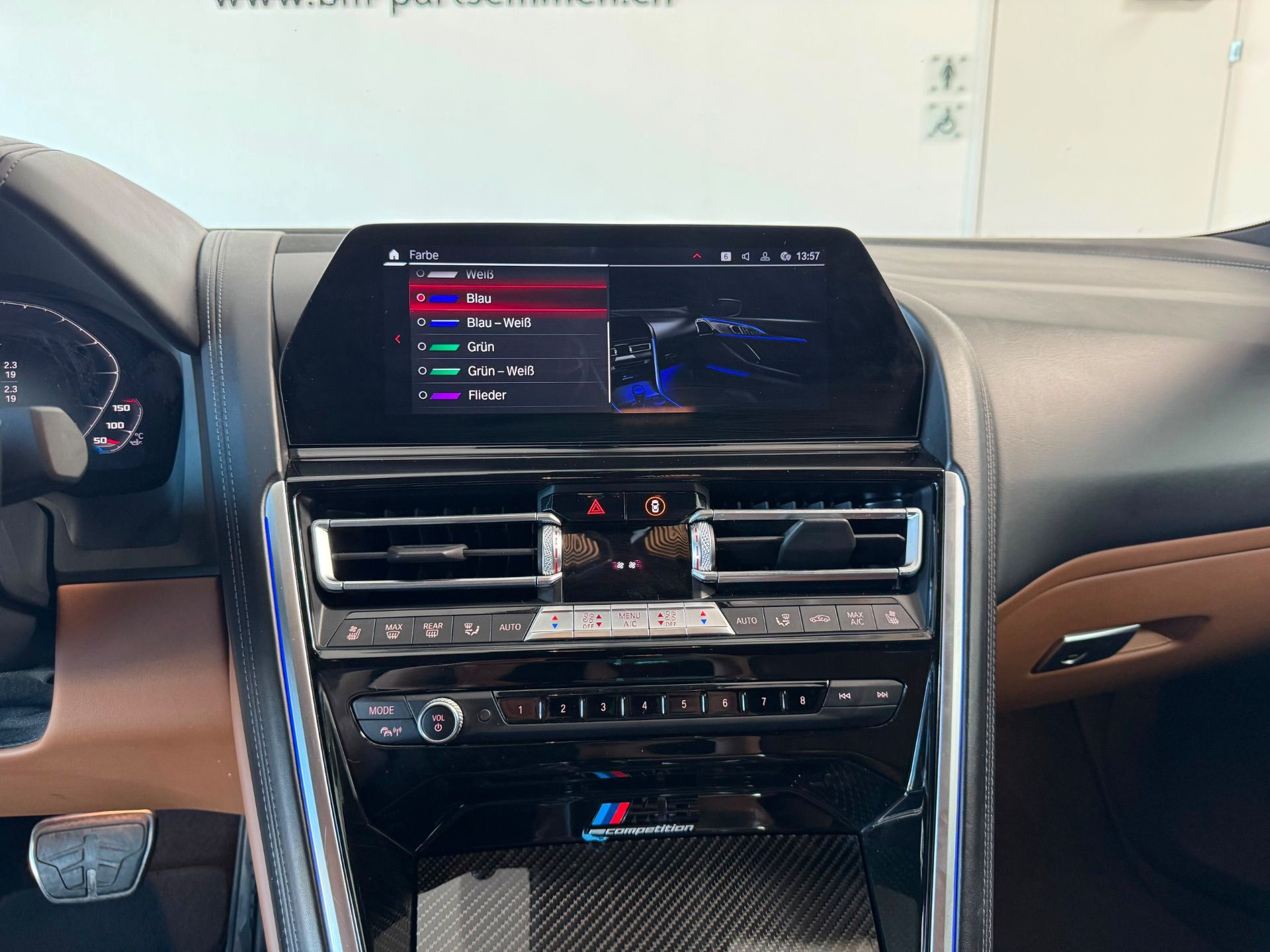 BMW M8 xDrive M Competition Steptronic-image-16