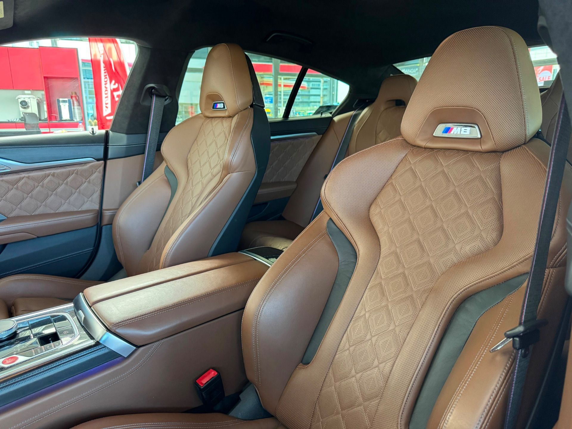 BMW M8 xDrive M Competition Steptronic-image-9