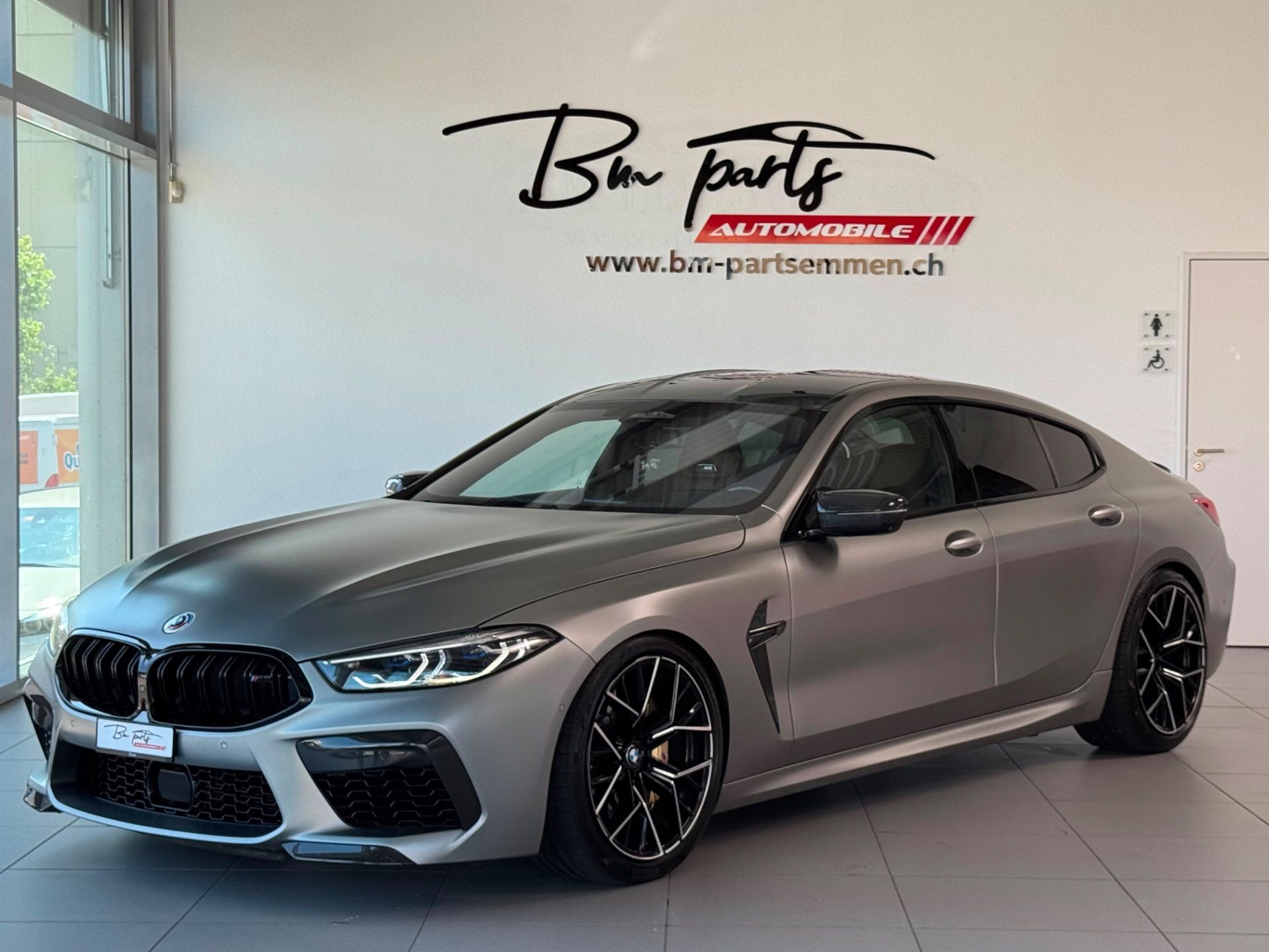 BMW M8 xDrive M Competition Steptronic-image-1