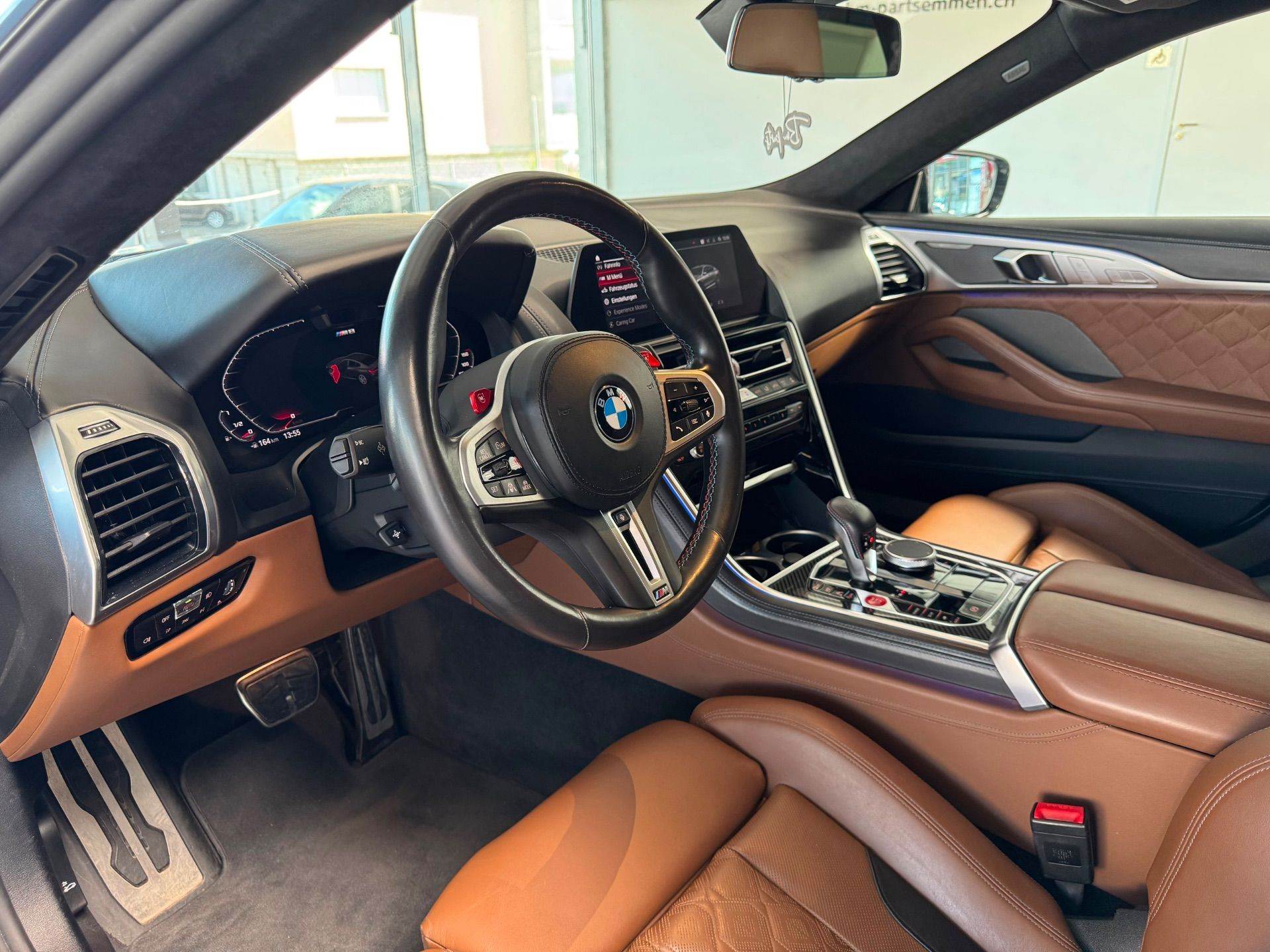 BMW M8 xDrive M Competition Steptronic-image-10