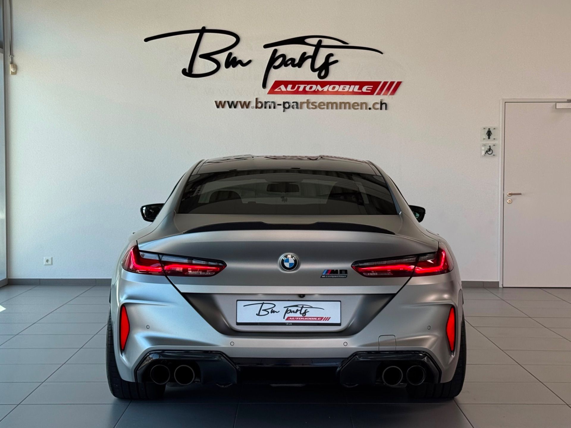 BMW M8 xDrive M Competition Steptronic-image-4