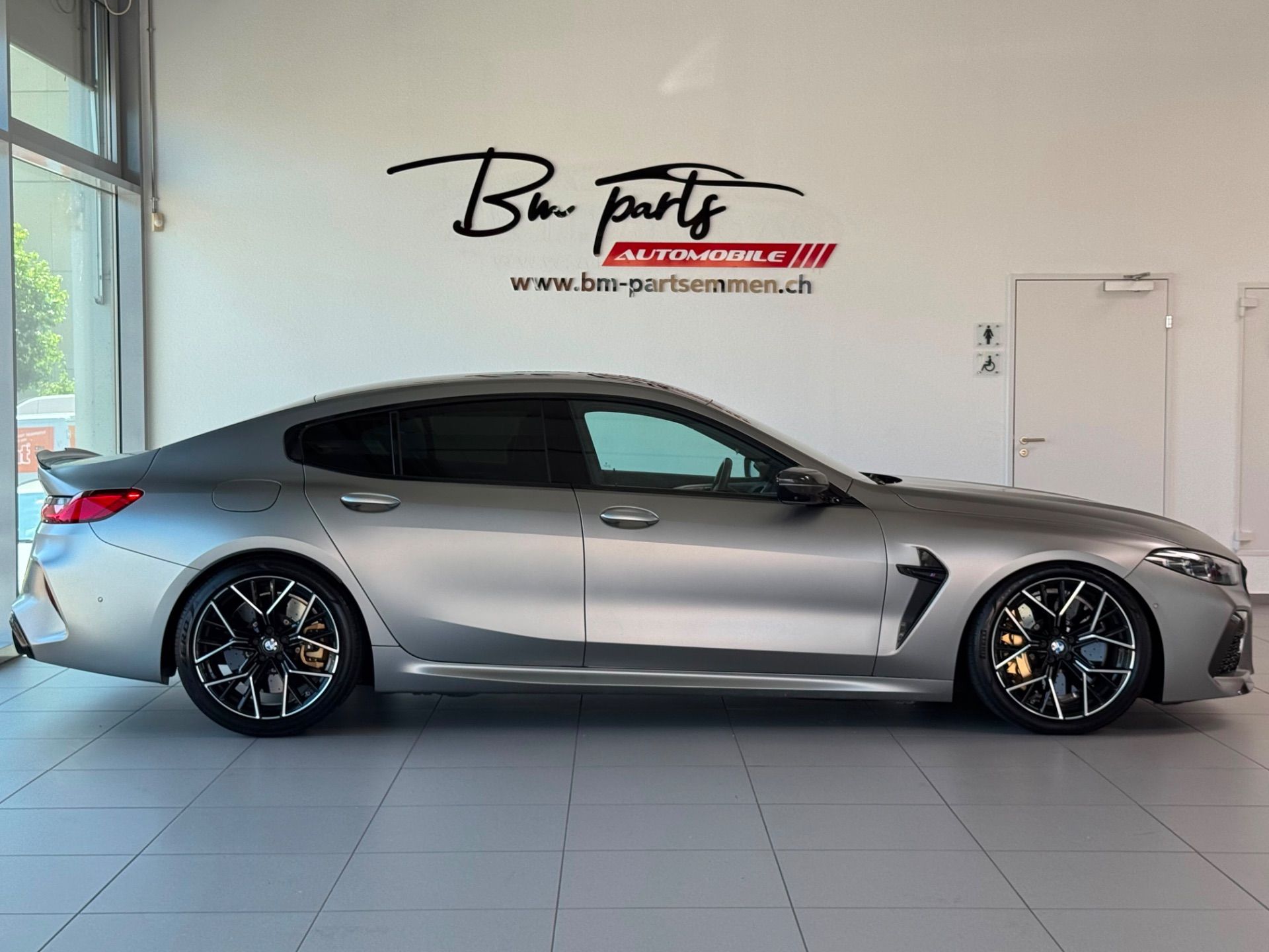 BMW M8 xDrive M Competition Steptronic-image-6