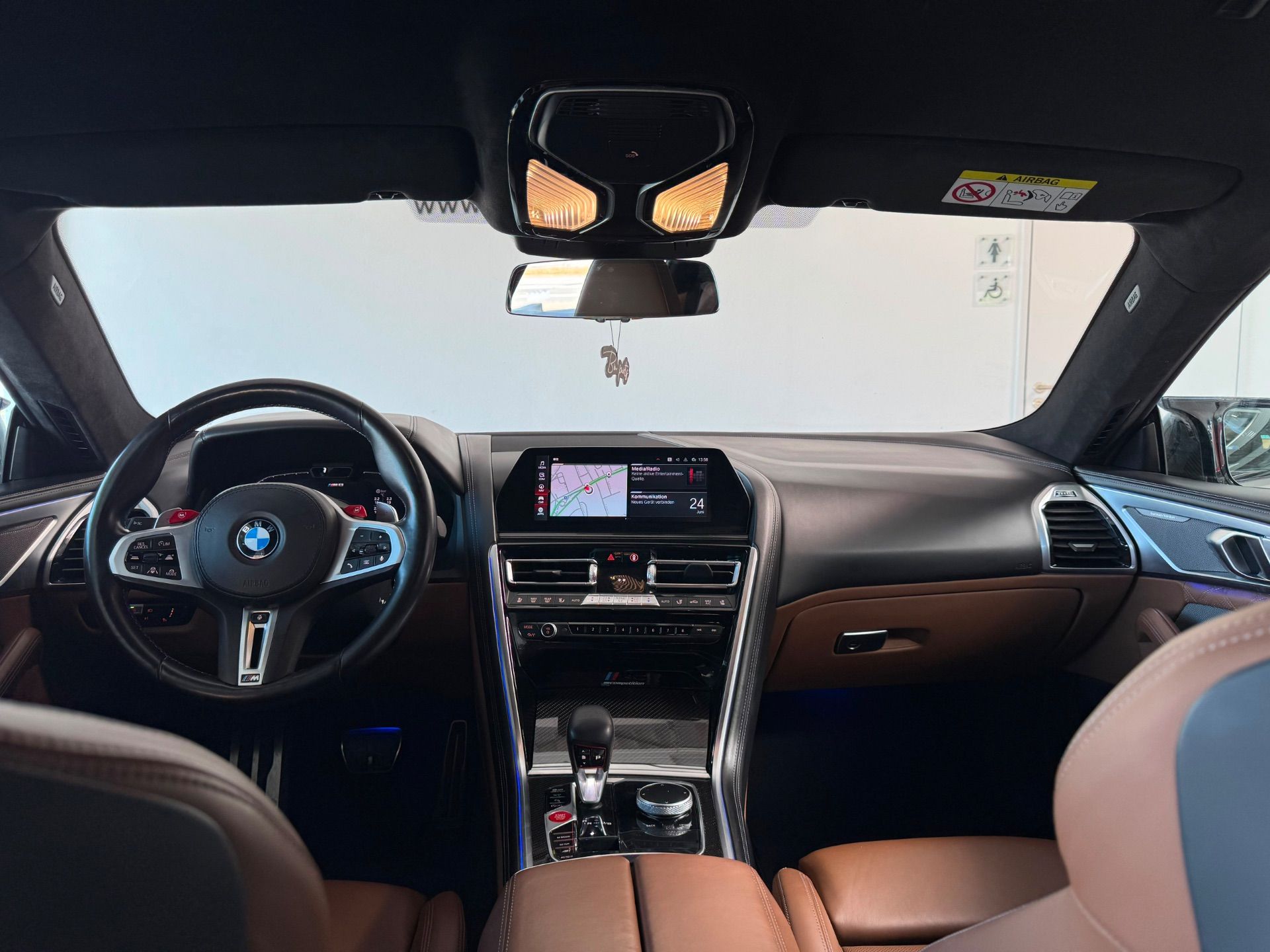 BMW M8 xDrive M Competition Steptronic-image-13