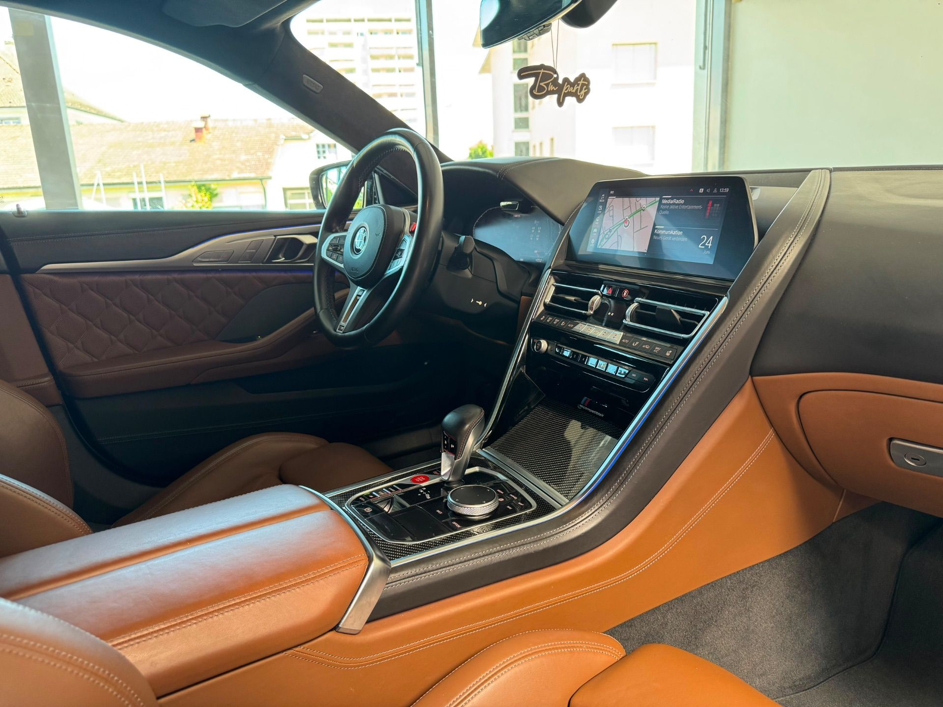 BMW M8 xDrive M Competition Steptronic-image-12