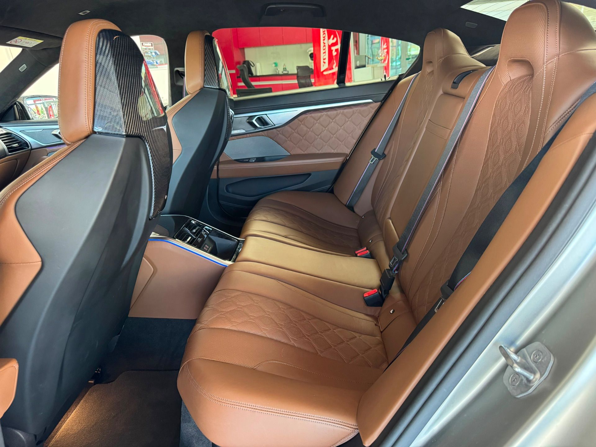 BMW M8 xDrive M Competition Steptronic-image-19