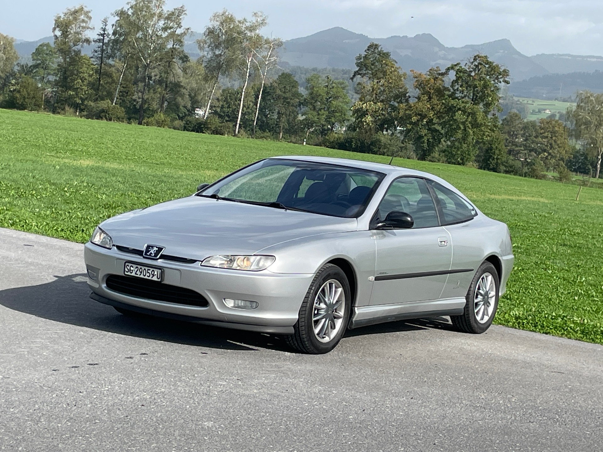 PEUGEOT 406 Coupé 3.0 V6 Pininfarina-image-1