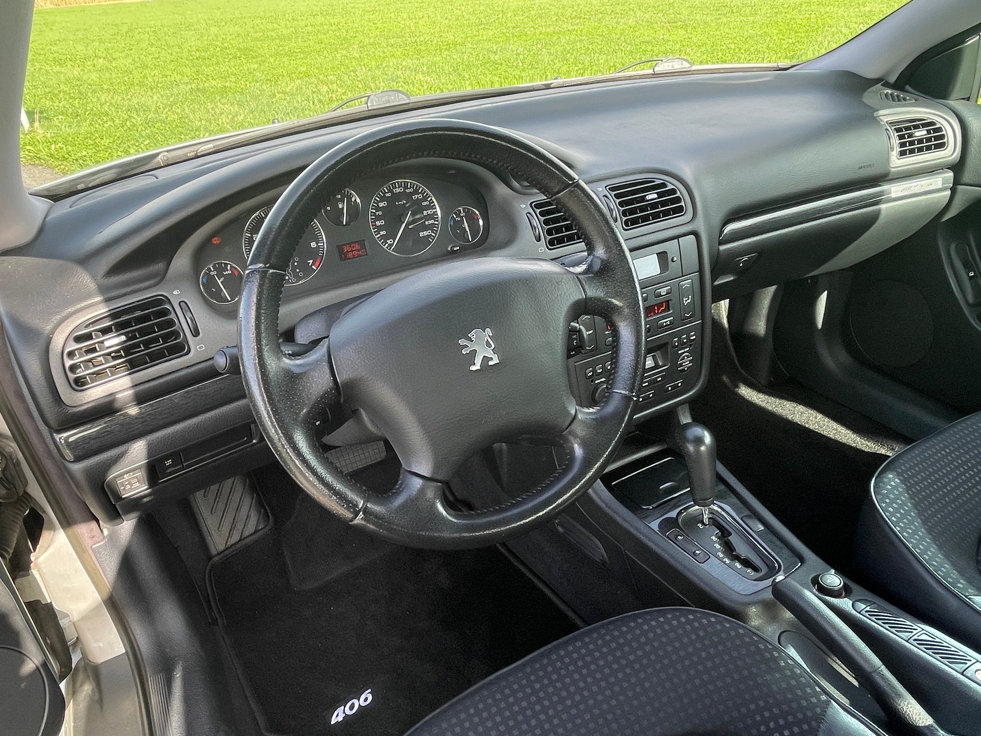 PEUGEOT 406 Coupé 3.0 V6 Pininfarina-image-12