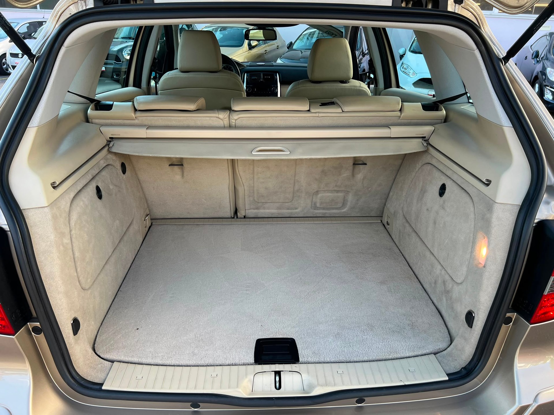 MERCEDES-BENZ B 200-image-11