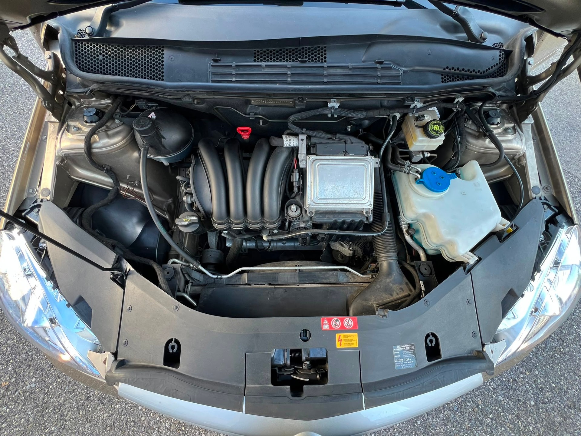 MERCEDES-BENZ B 200-image-12