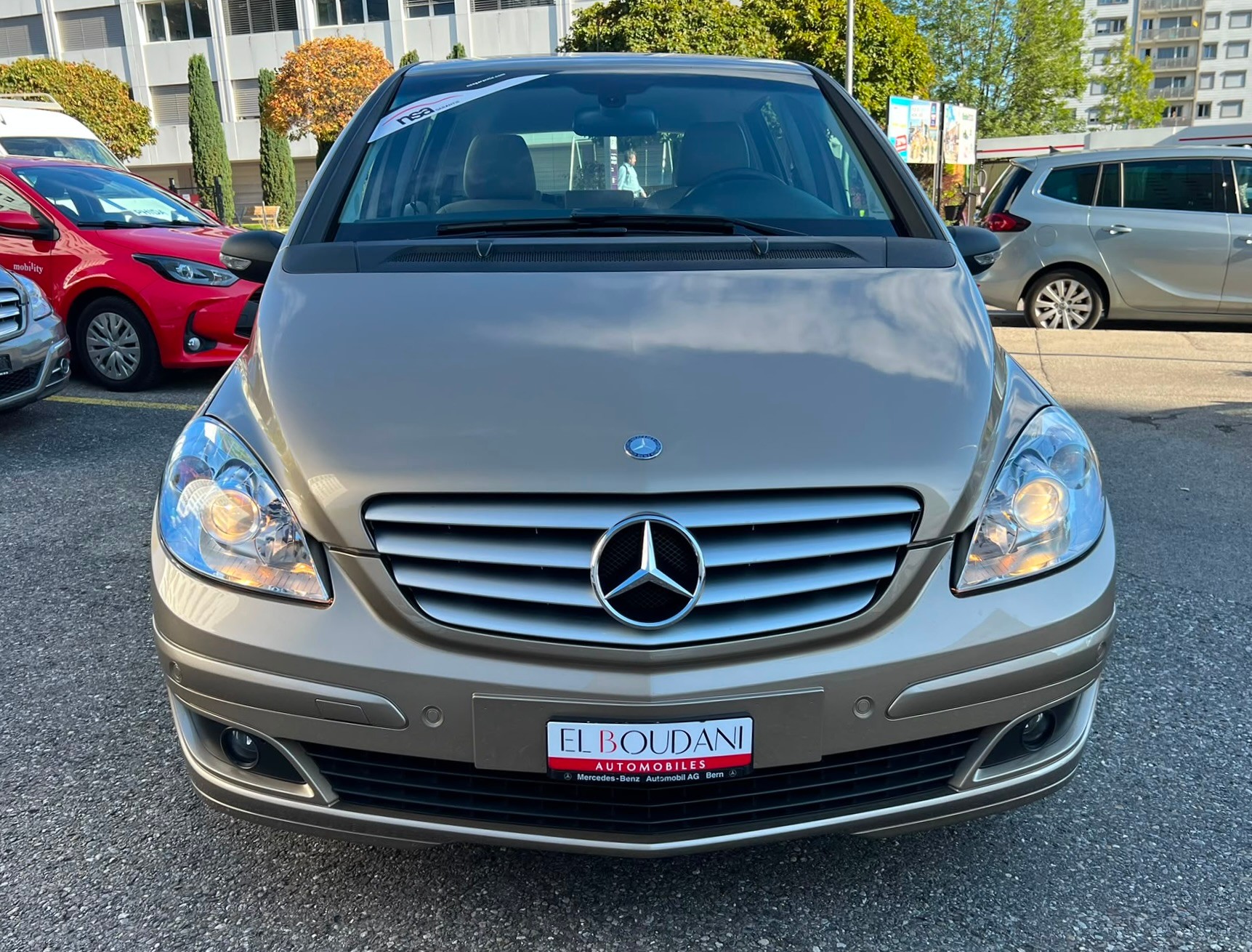 MERCEDES-BENZ B 200-image-1