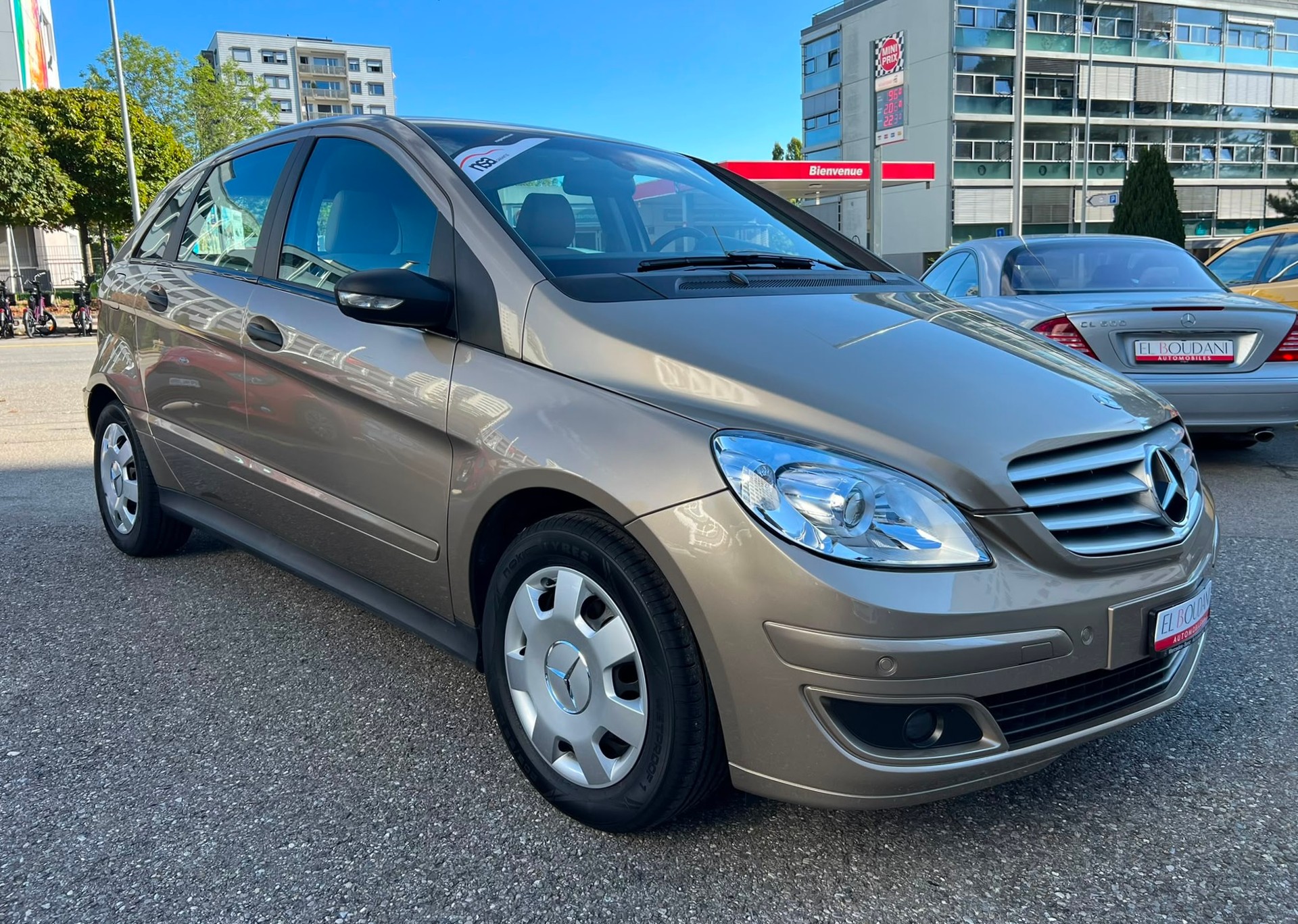 MERCEDES-BENZ B 200