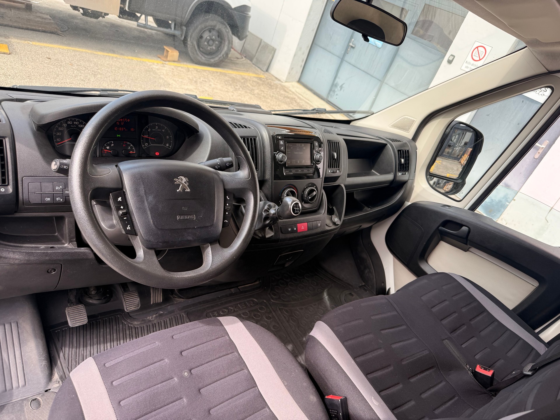 PEUGEOT 2.0 BlueHDi 130 Active-image-1