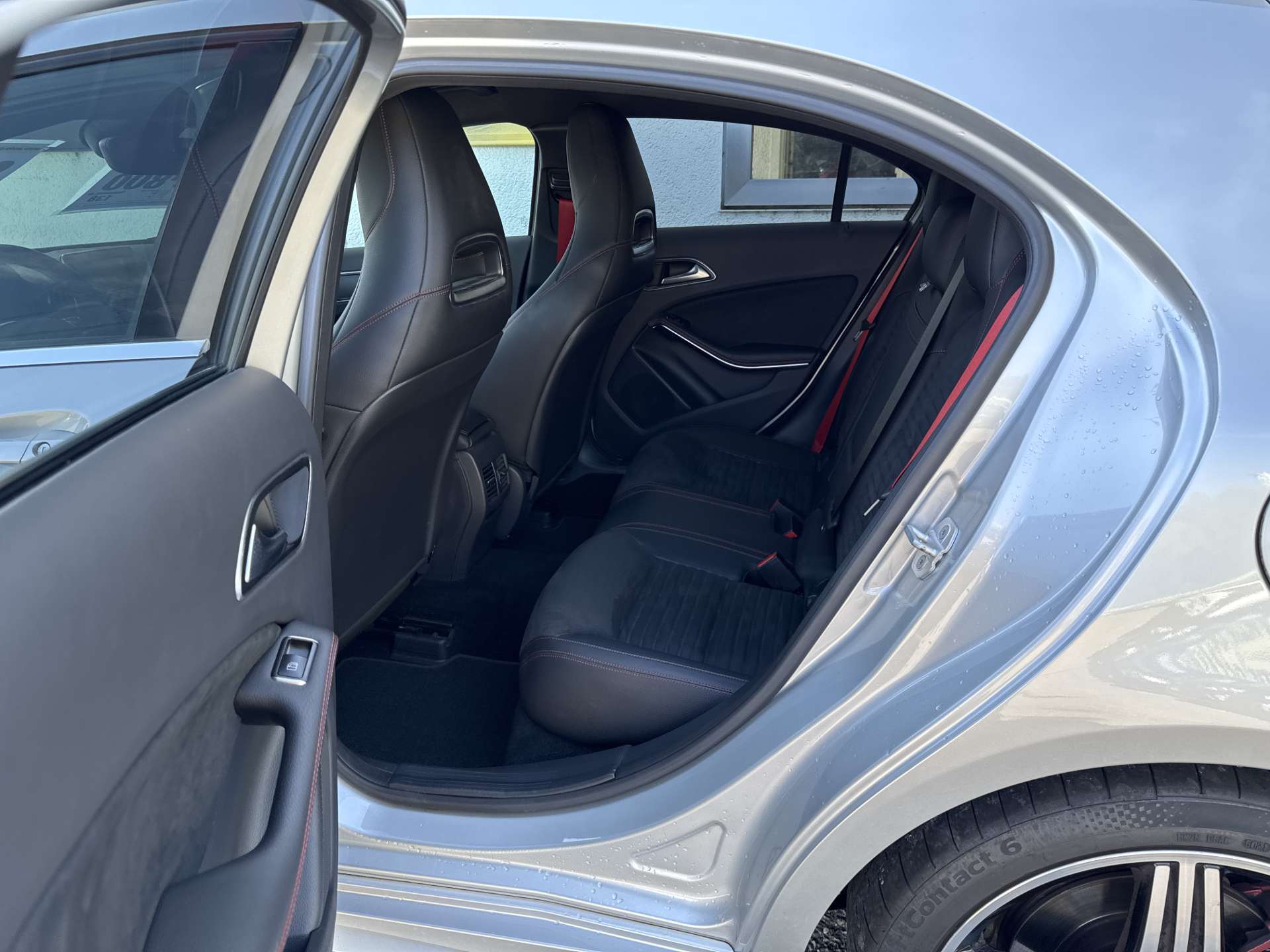MERCEDES-BENZ A 250 Sport 211PS 4Matic DCT-Automat-image-7