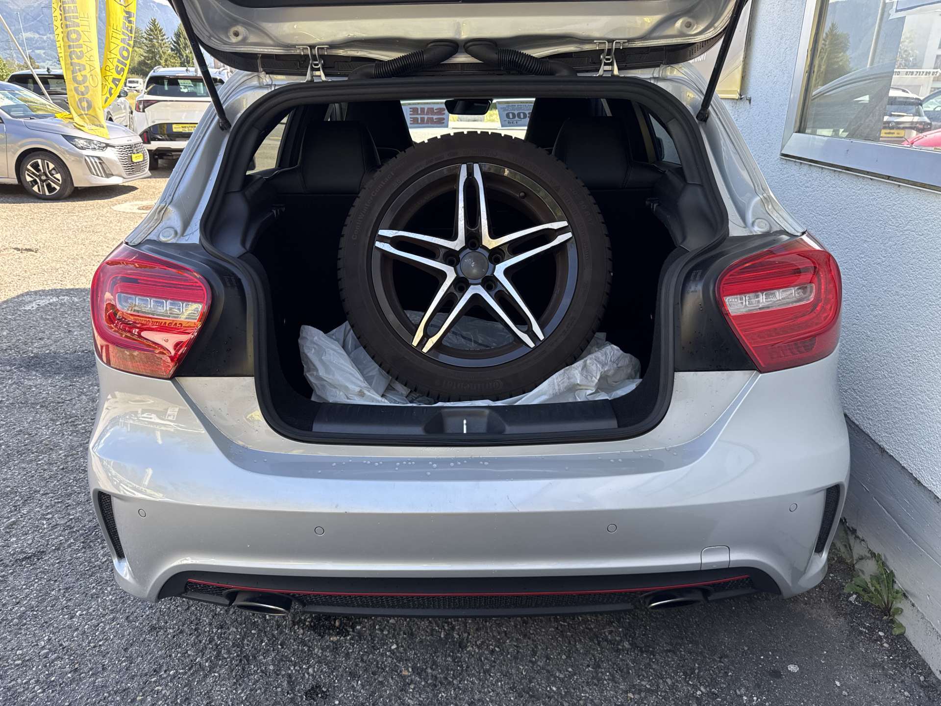 MERCEDES-BENZ A 250 Sport 211PS 4Matic DCT-Automat-image-8