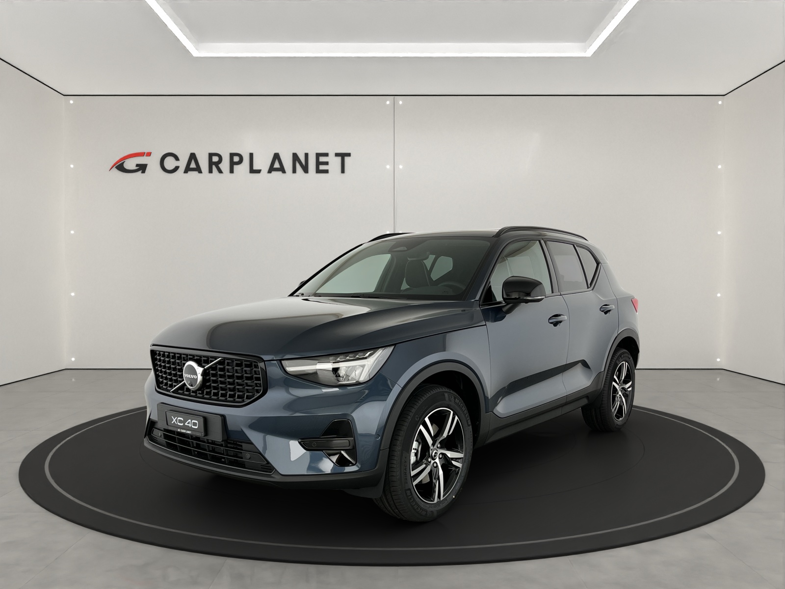 VOLVO XC40 2.0 B3 MH Plus Dark