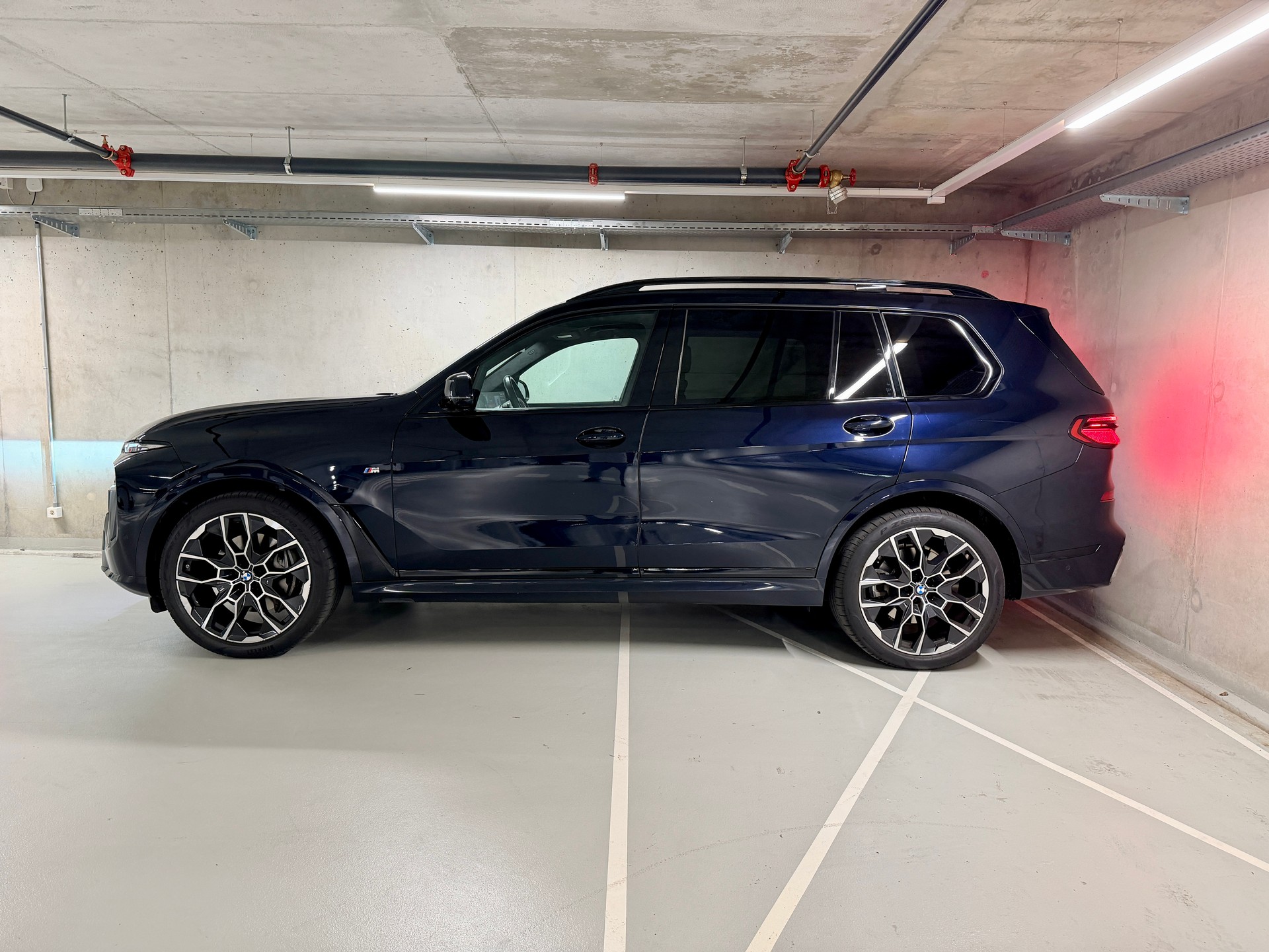 BMW X7 xDrive 48V 40d M Sport Steptronic-showroom-element-1