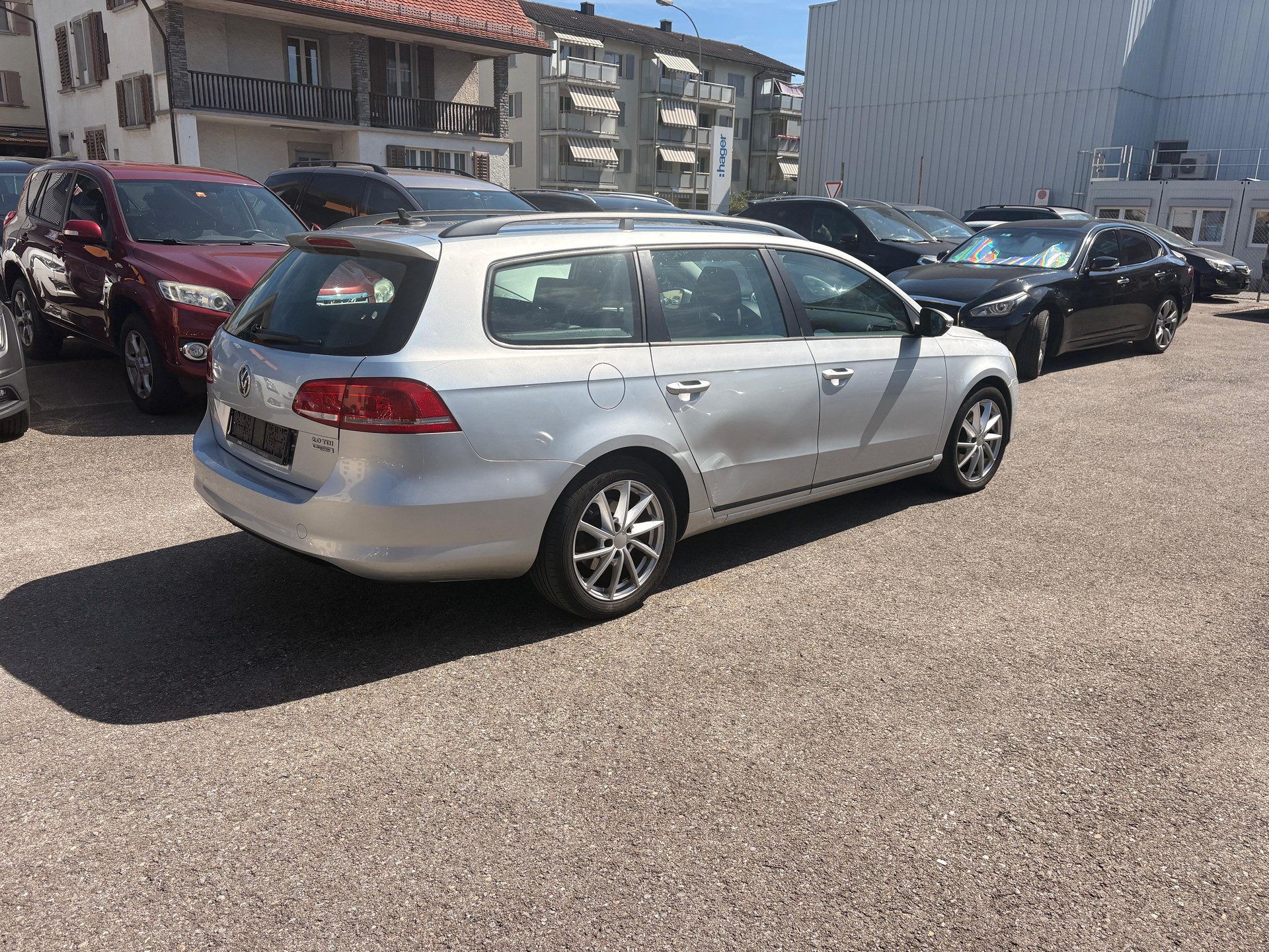 VW Passat Variant 2.0 TDI BMT Trendline-image-3
