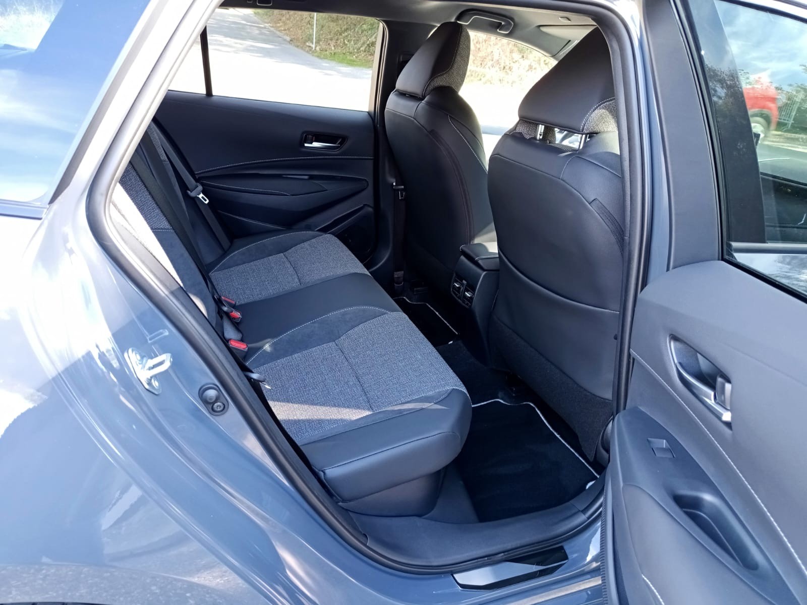 TOYOTA Corolla Touring Sports 1.8 HSD Trend e-CVT-image-17