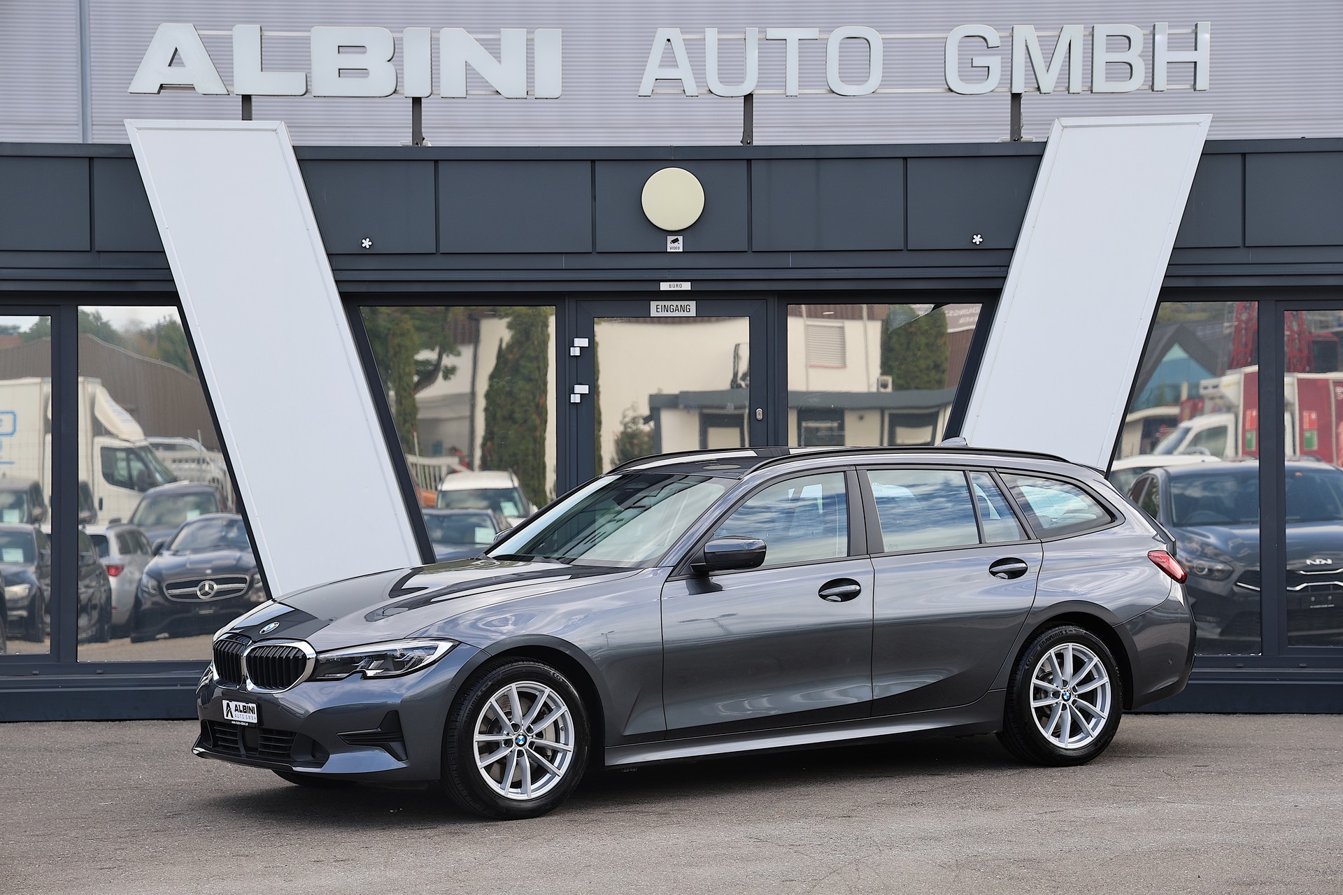 BMW 330i xDrive Touring