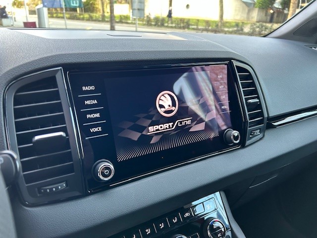SKODA Karoq 2.0 TSI SportLine 4x4 DSG-image-8