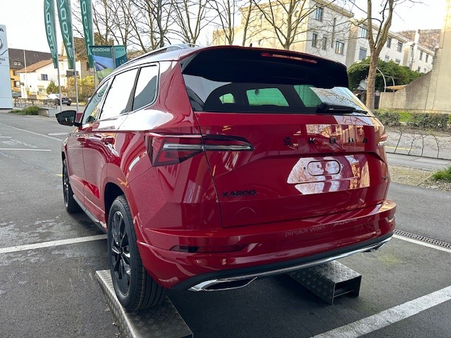 SKODA Karoq 2.0 TSI SportLine 4x4 DSG-image-2