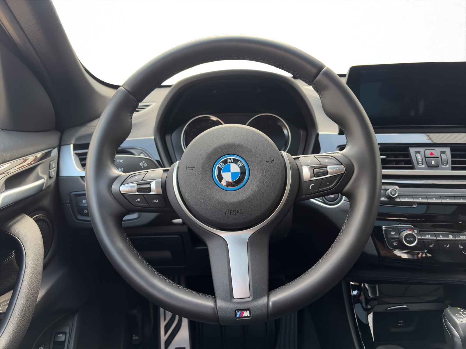 BMW X1 25e xDrive-image-10