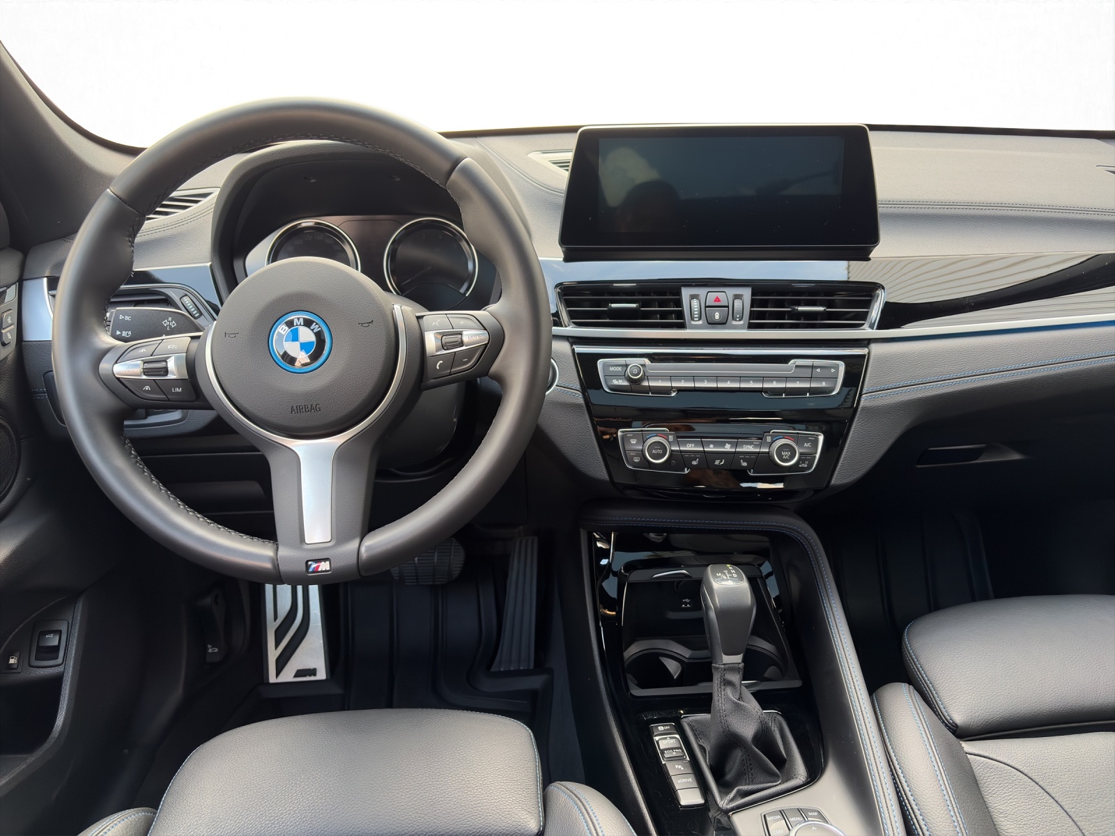 BMW X1 25e xDrive-image-12