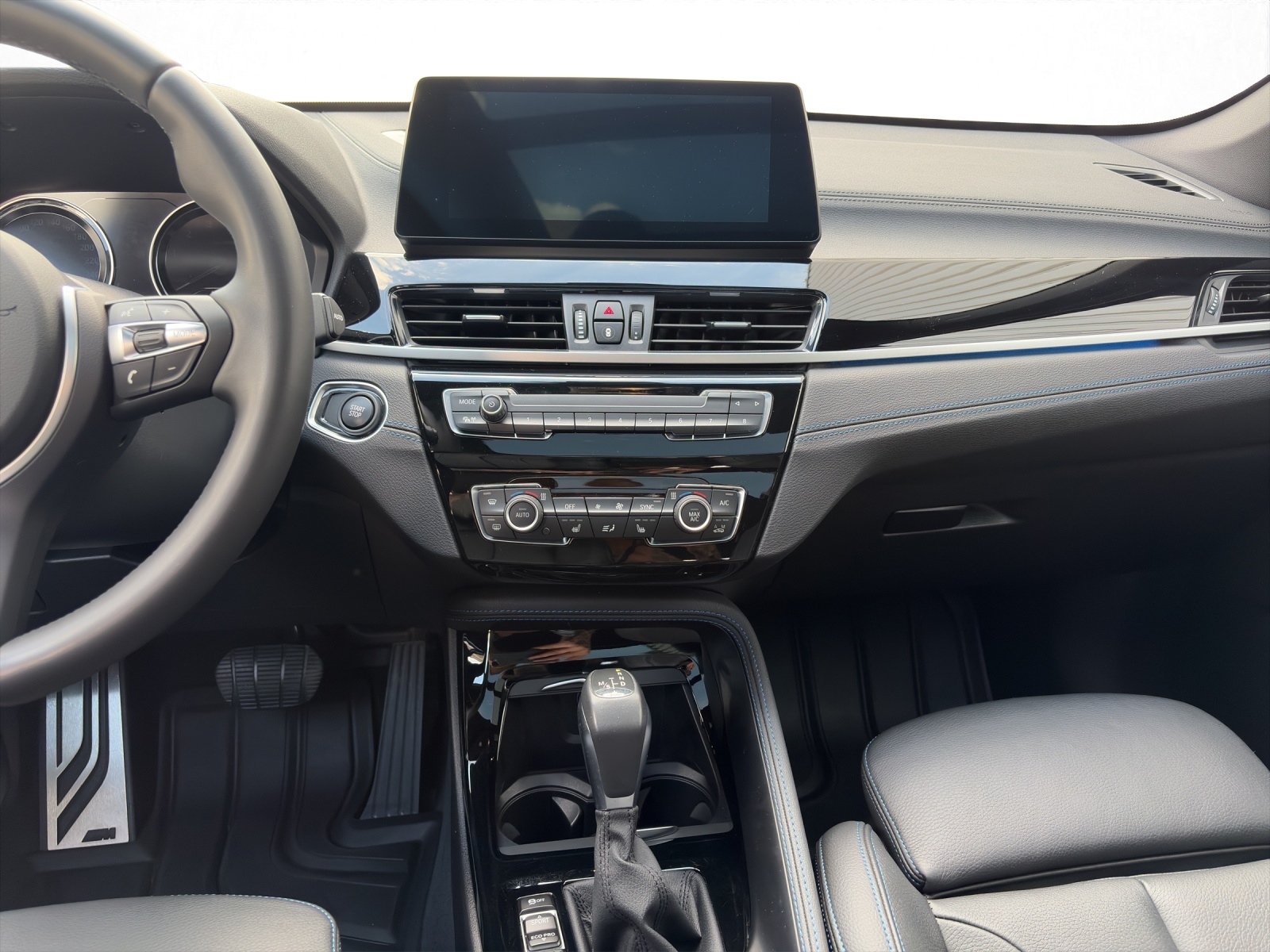 BMW X1 25e xDrive-image-11