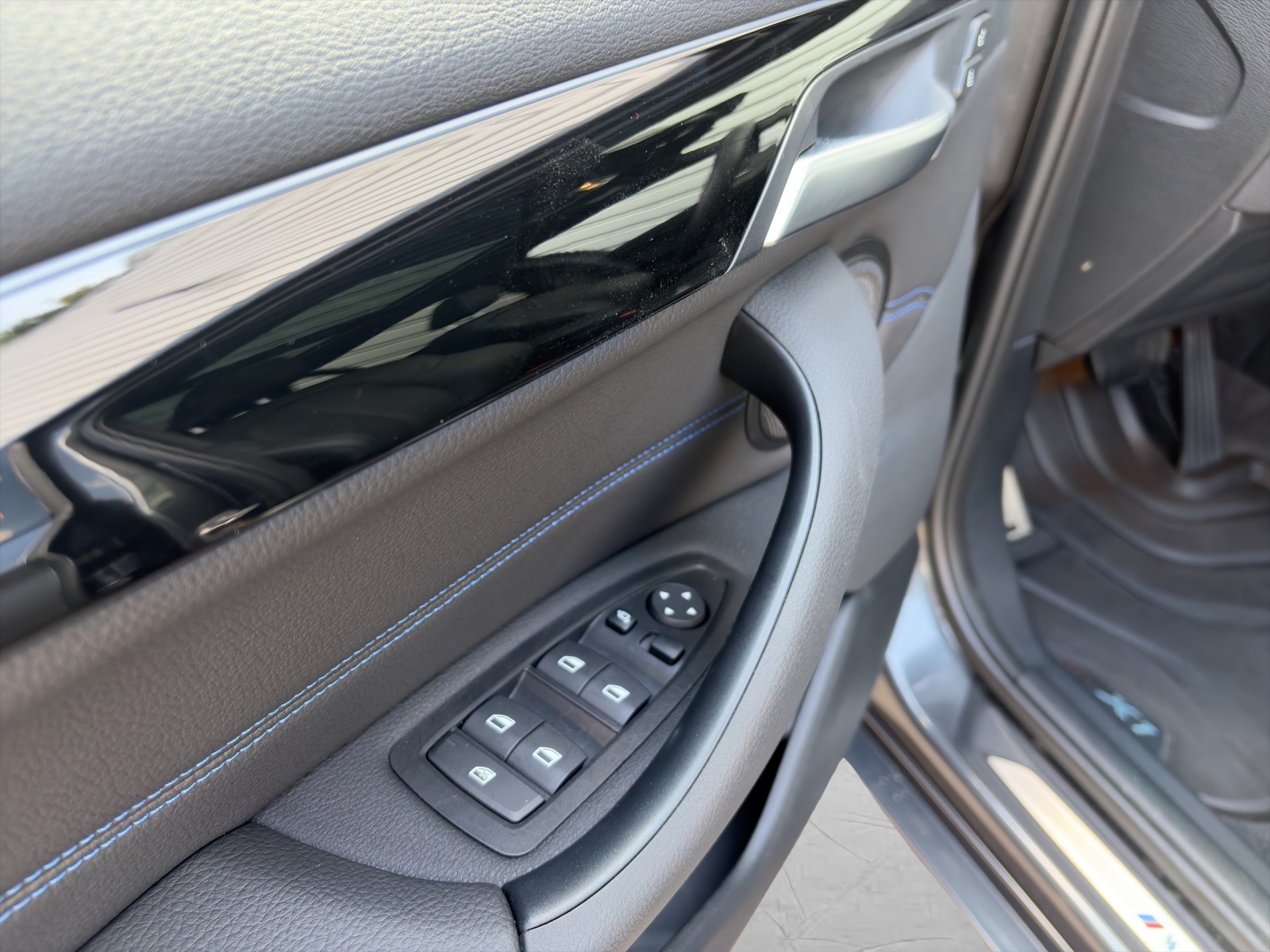 BMW X1 25e xDrive-image-16