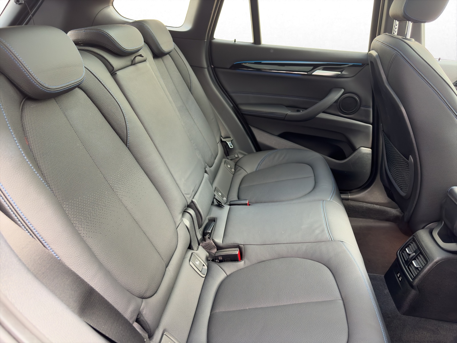 BMW X1 25e xDrive-image-14