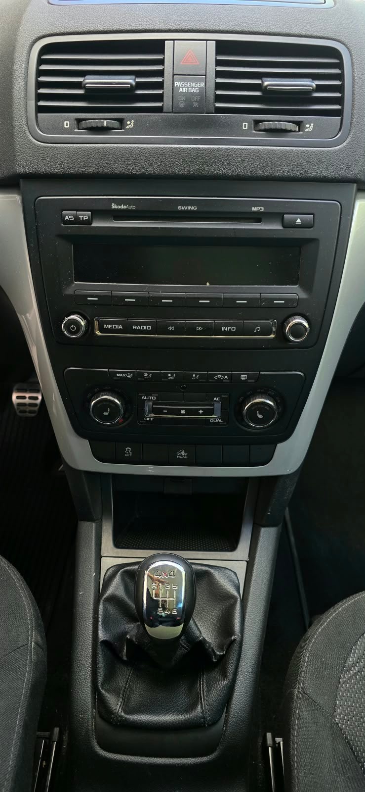 SKODA Yeti 1.8 TSI Ambition 4x4-image-8