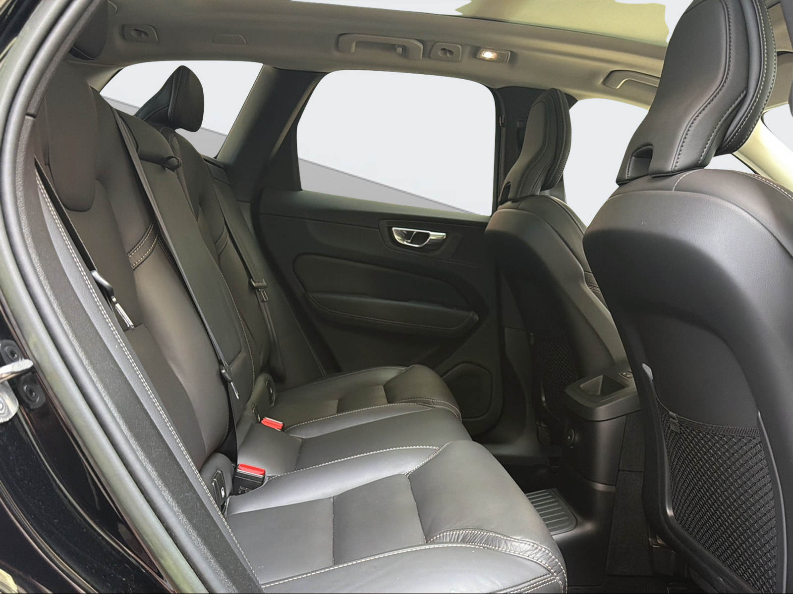 VOLVO XC60 2.0 T8 TE Ultimate Dark eAWD-image-12
