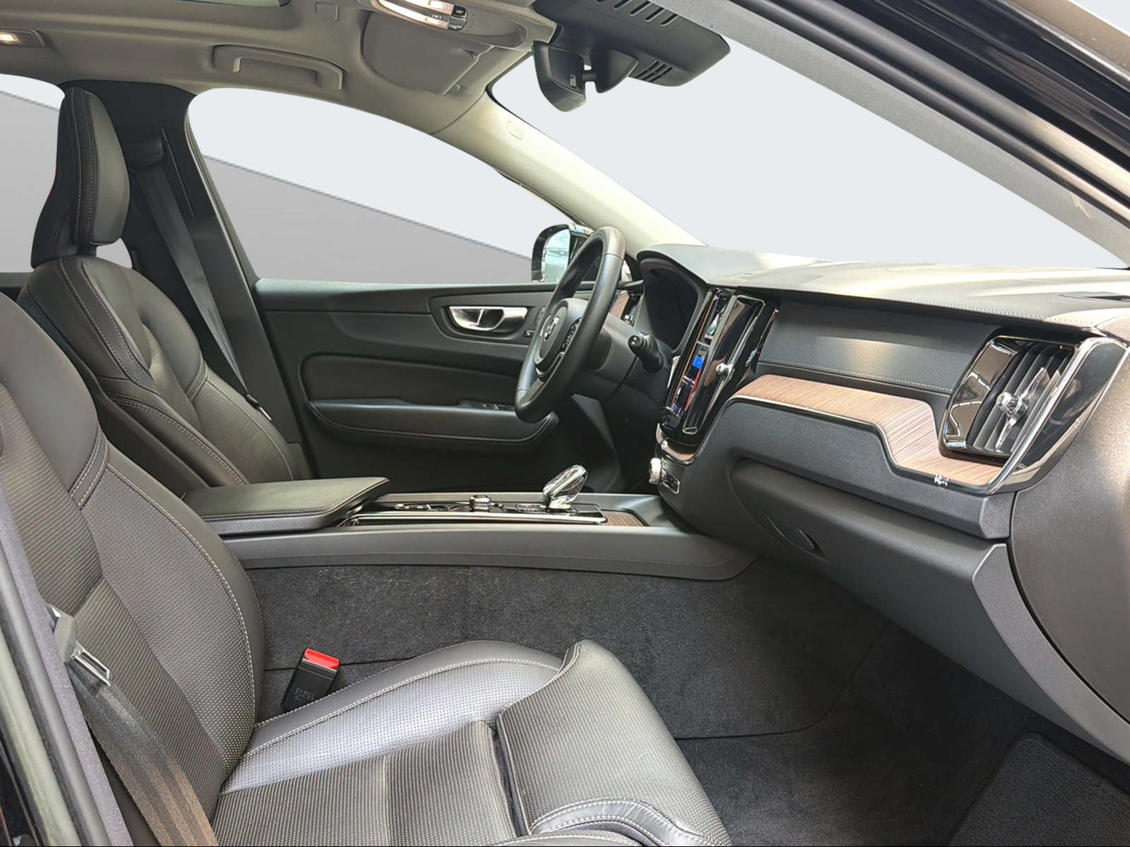 VOLVO XC60 2.0 T8 TE Ultimate Dark eAWD-image-13