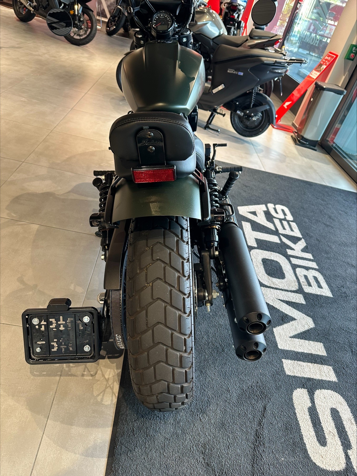 INDIAN Scout Bobber Twenty-showroom-element-3