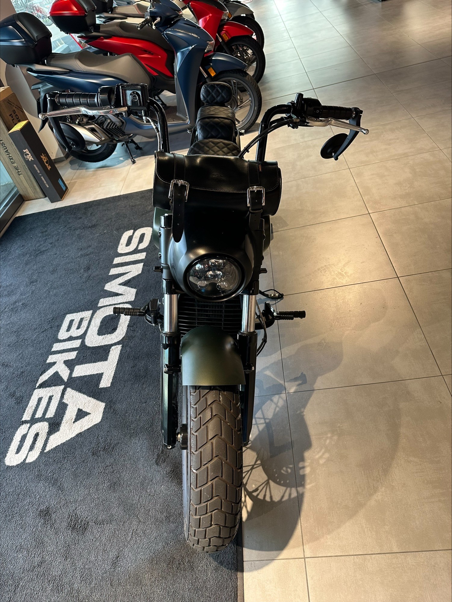 INDIAN Scout Bobber Twenty-showroom-element-2