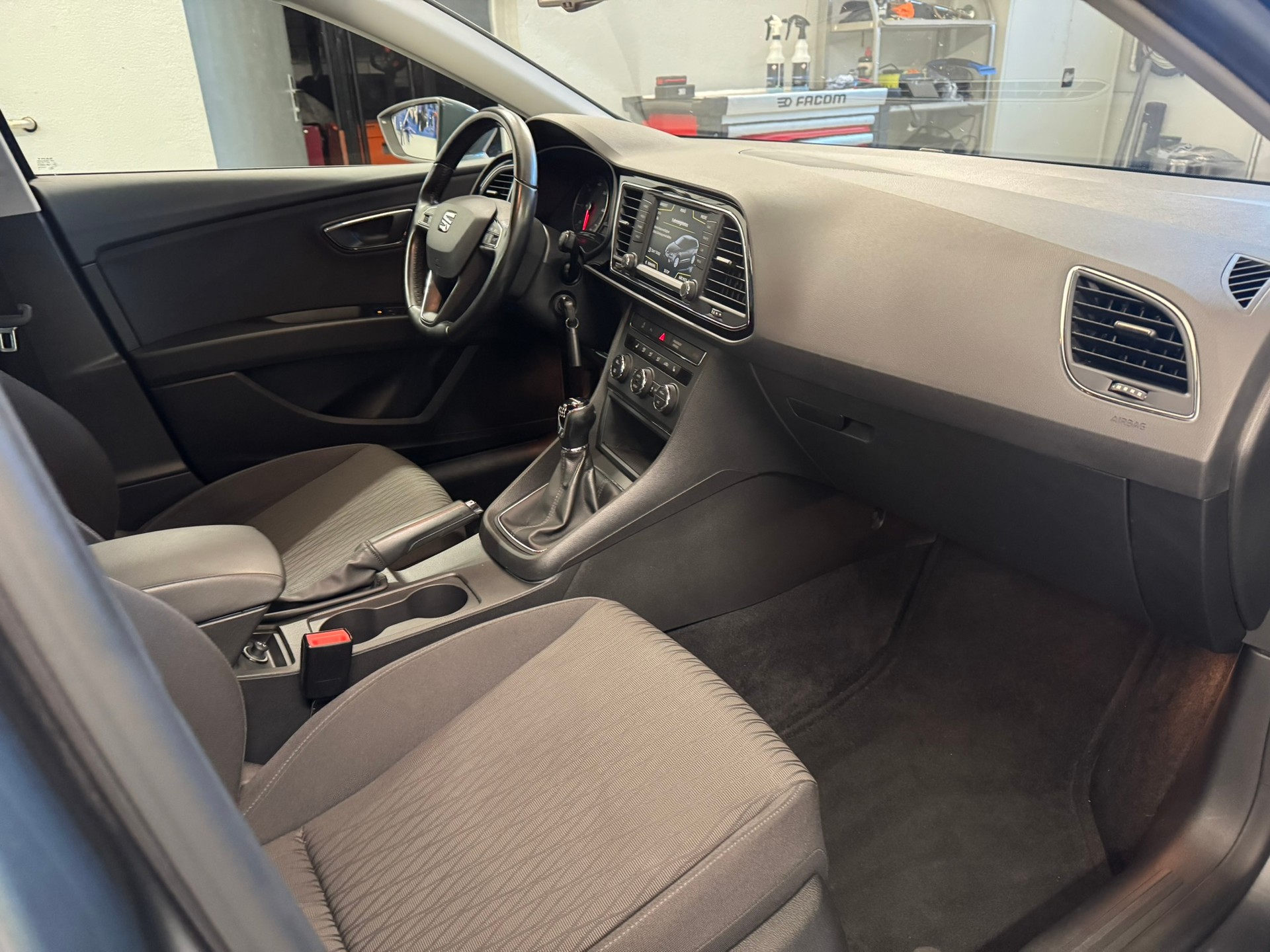 SEAT Leon ST 2.0 TDI Style 4Drive-image-9