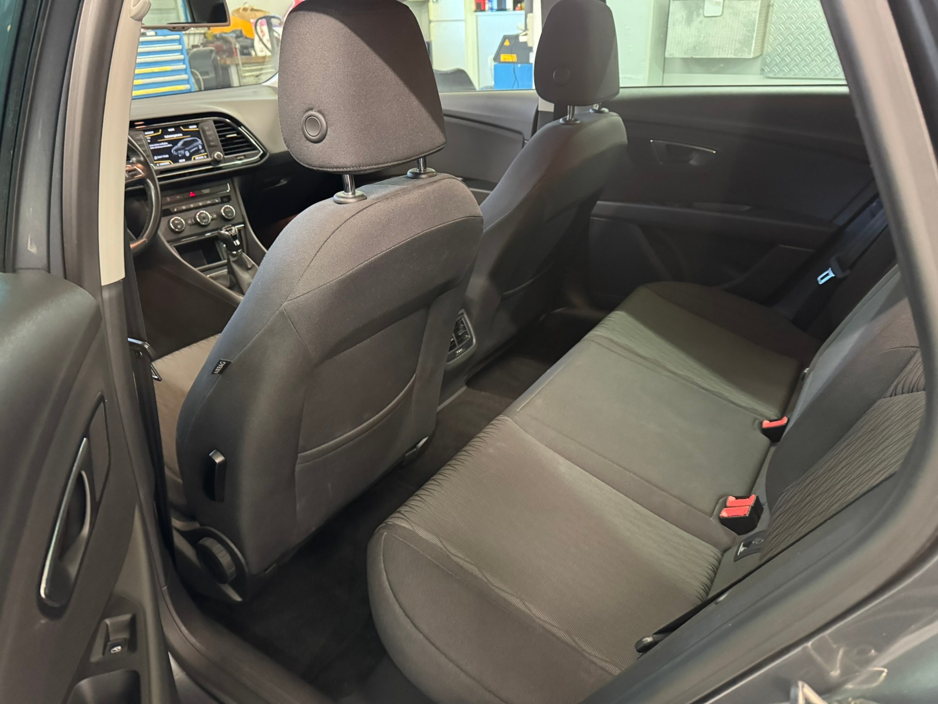 SEAT Leon ST 2.0 TDI Style 4Drive-image-14