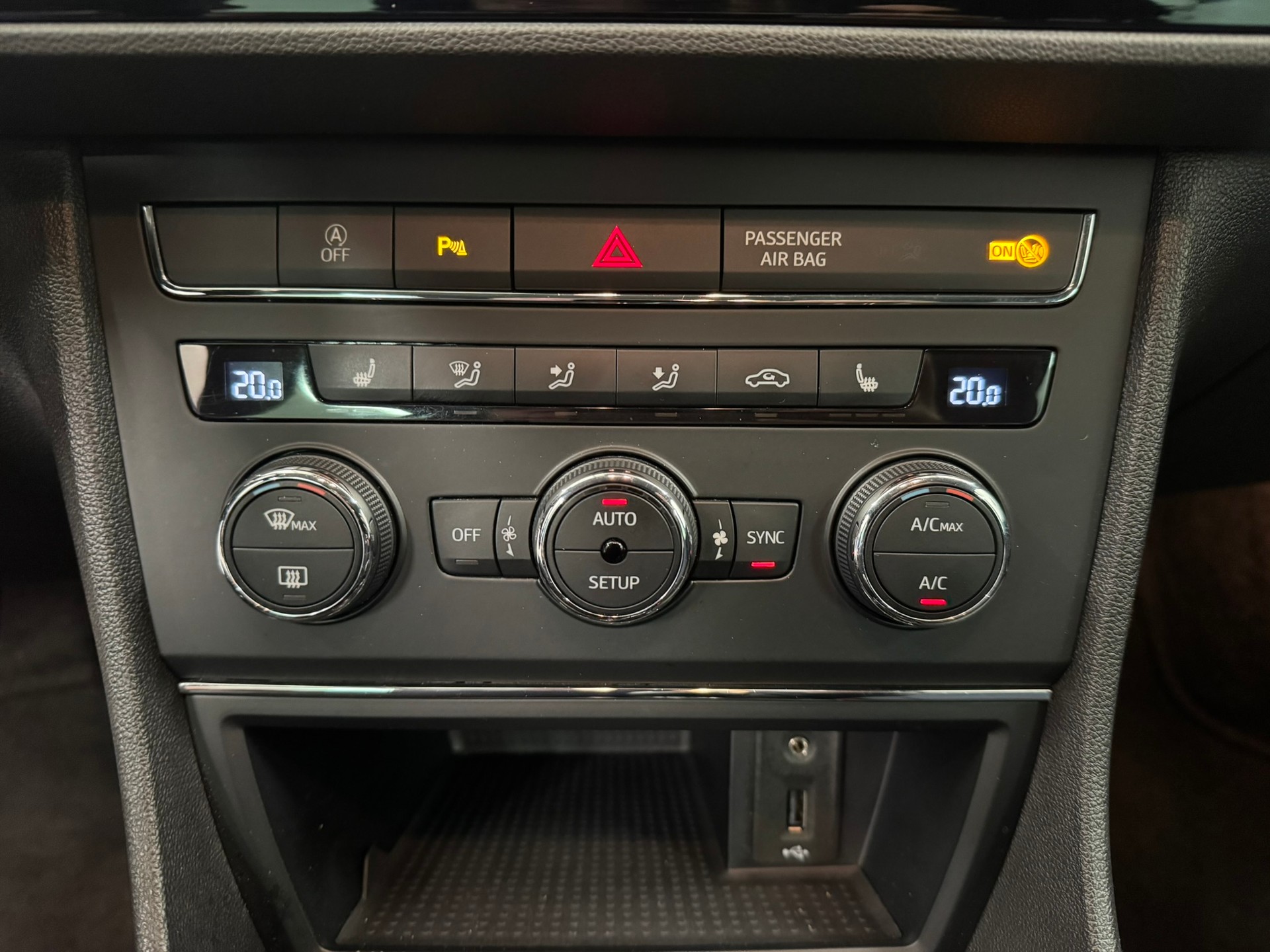 SEAT Leon ST 2.0 TDI Style 4Drive-image-11
